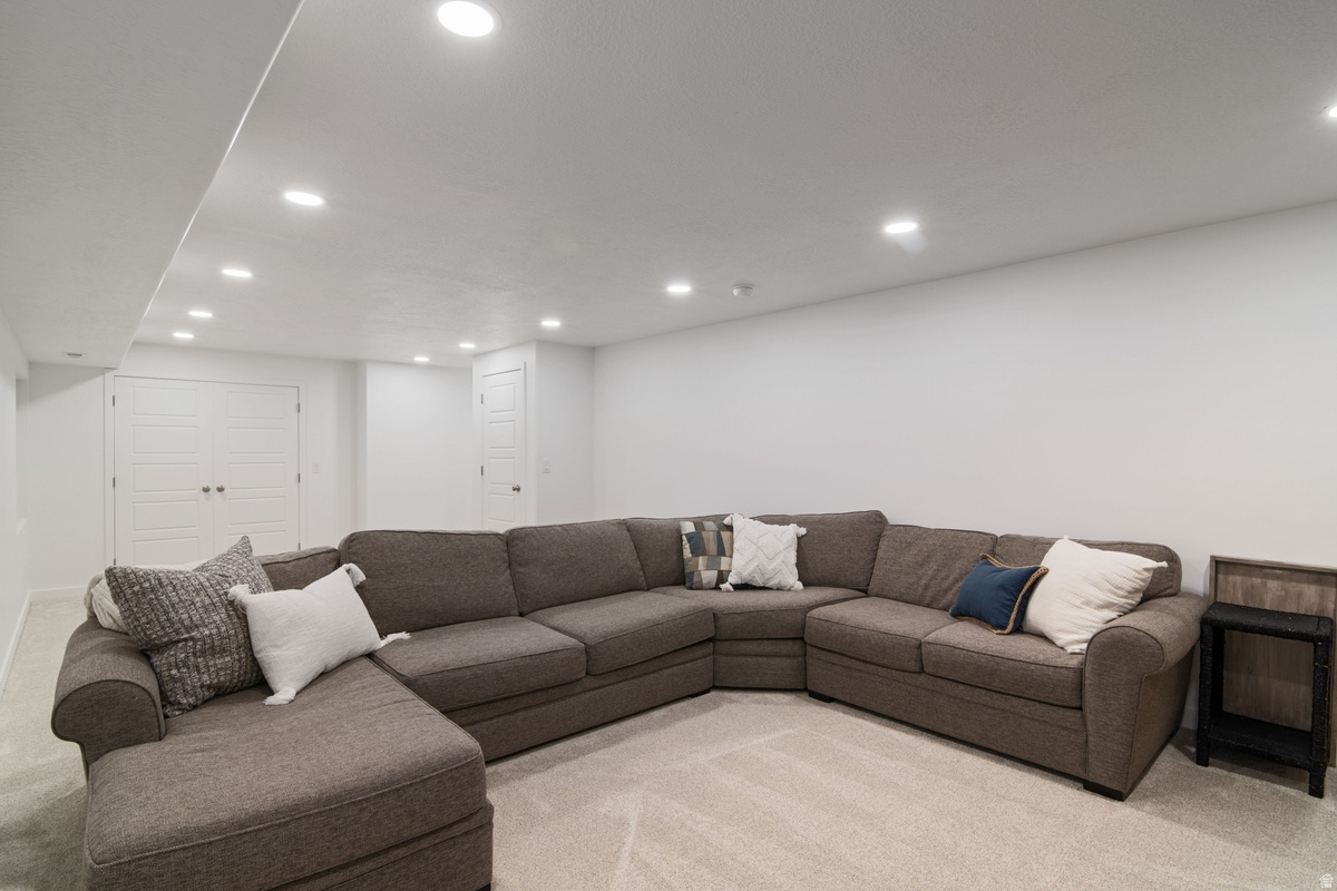 INDEPENCENCE AT THE - Residential