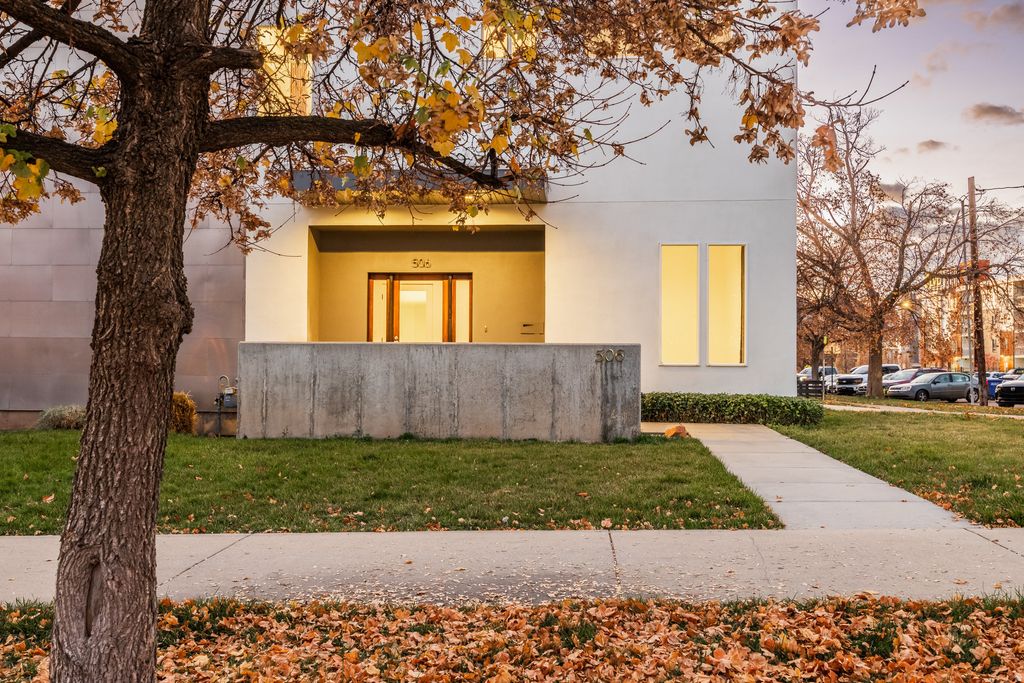 Photo of 506 S 800 E, Salt Lake City, UT 84102 (MLS # 2124759)