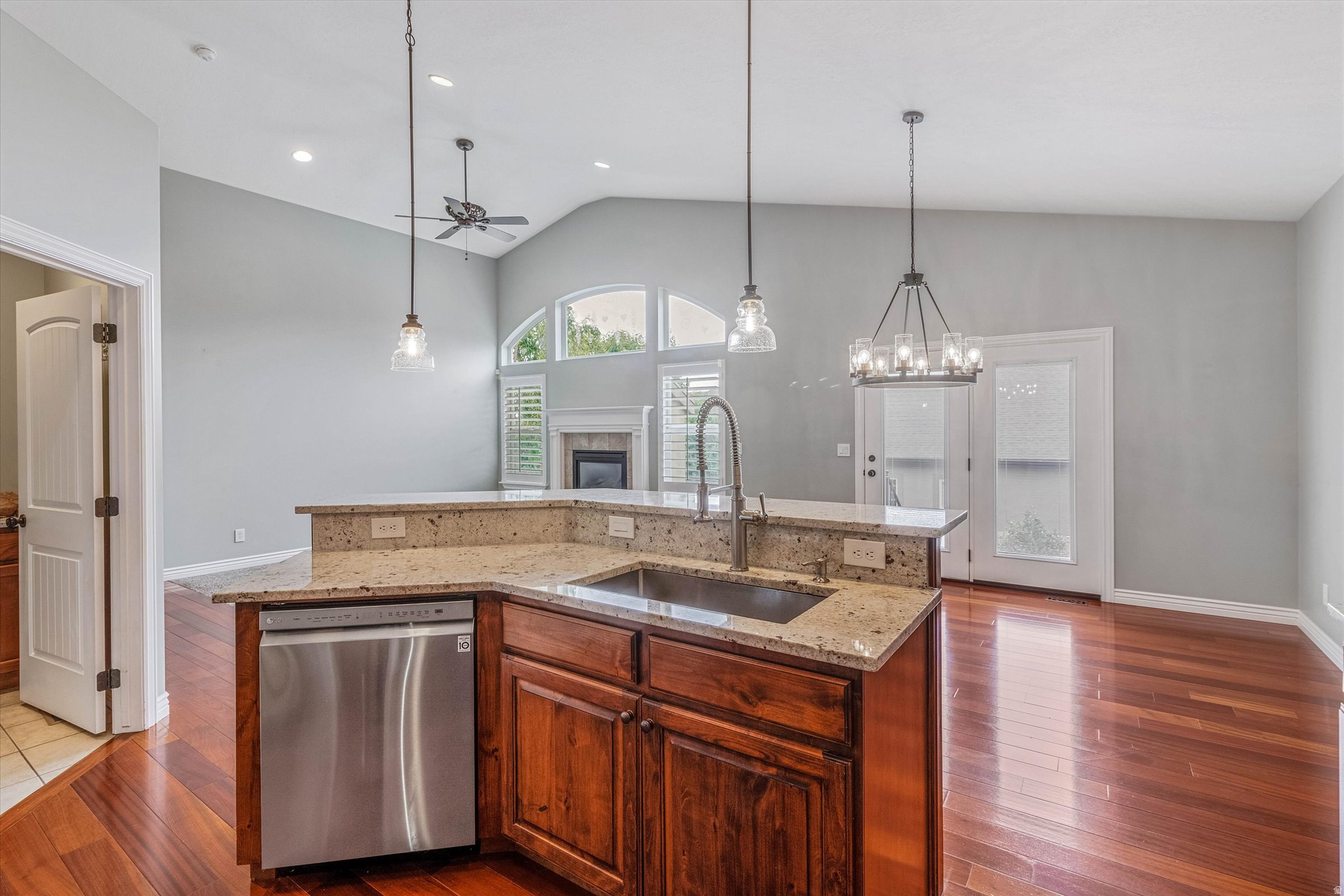 STERLING VILLAS - Residential