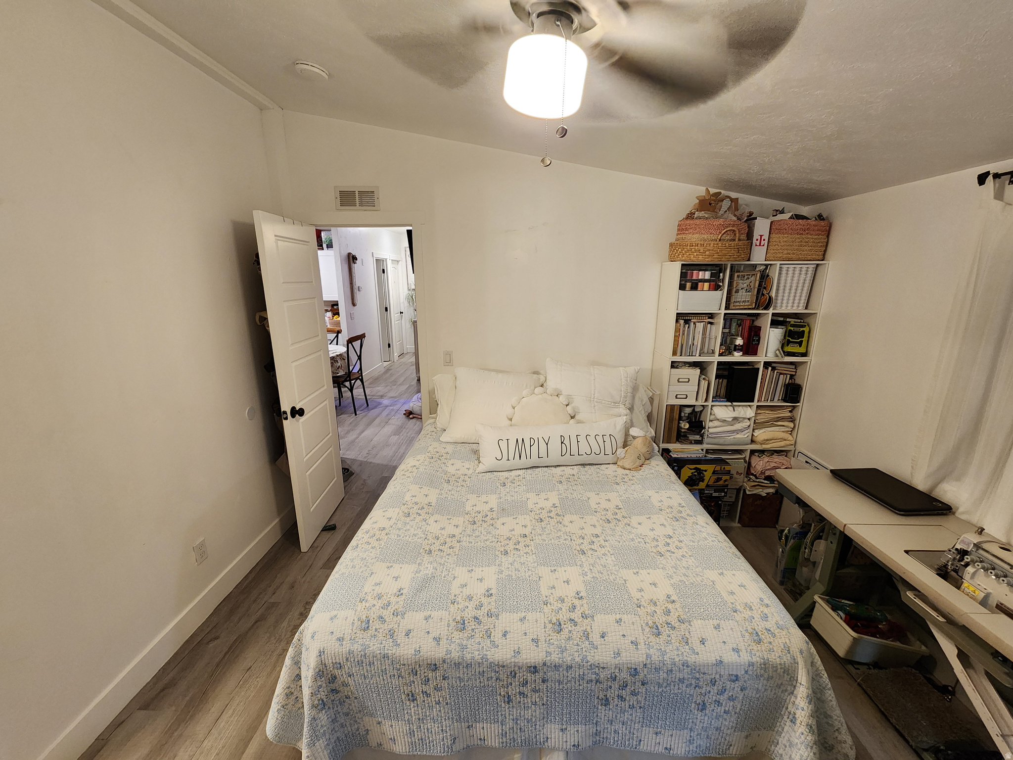 ROLLING HILLS - Residential