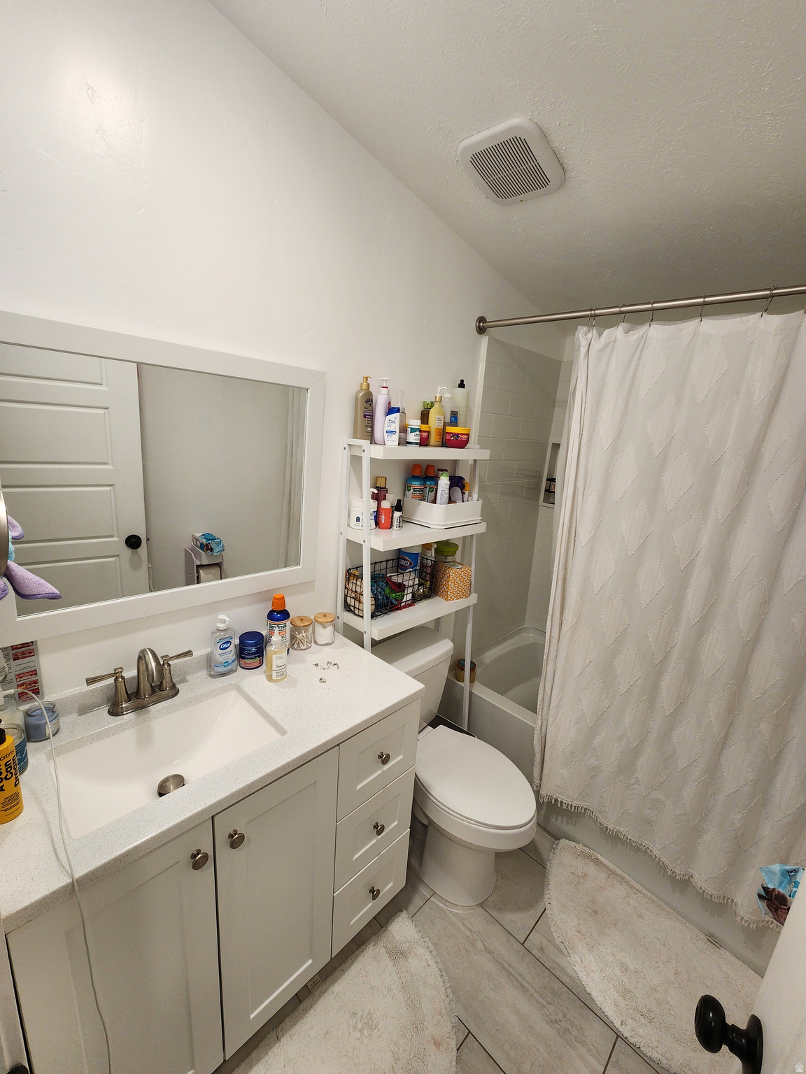 ROLLING HILLS - Residential