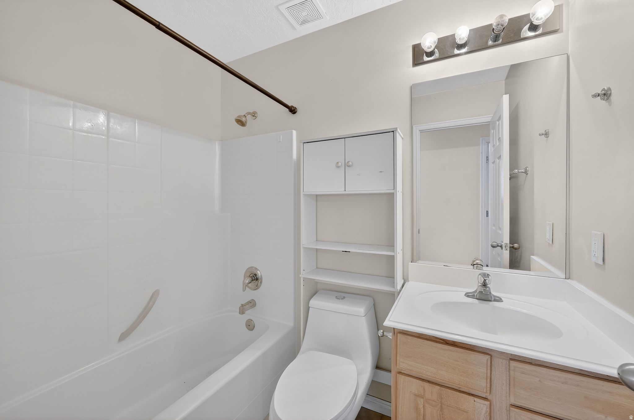 PHEASANT POINTE - Residential