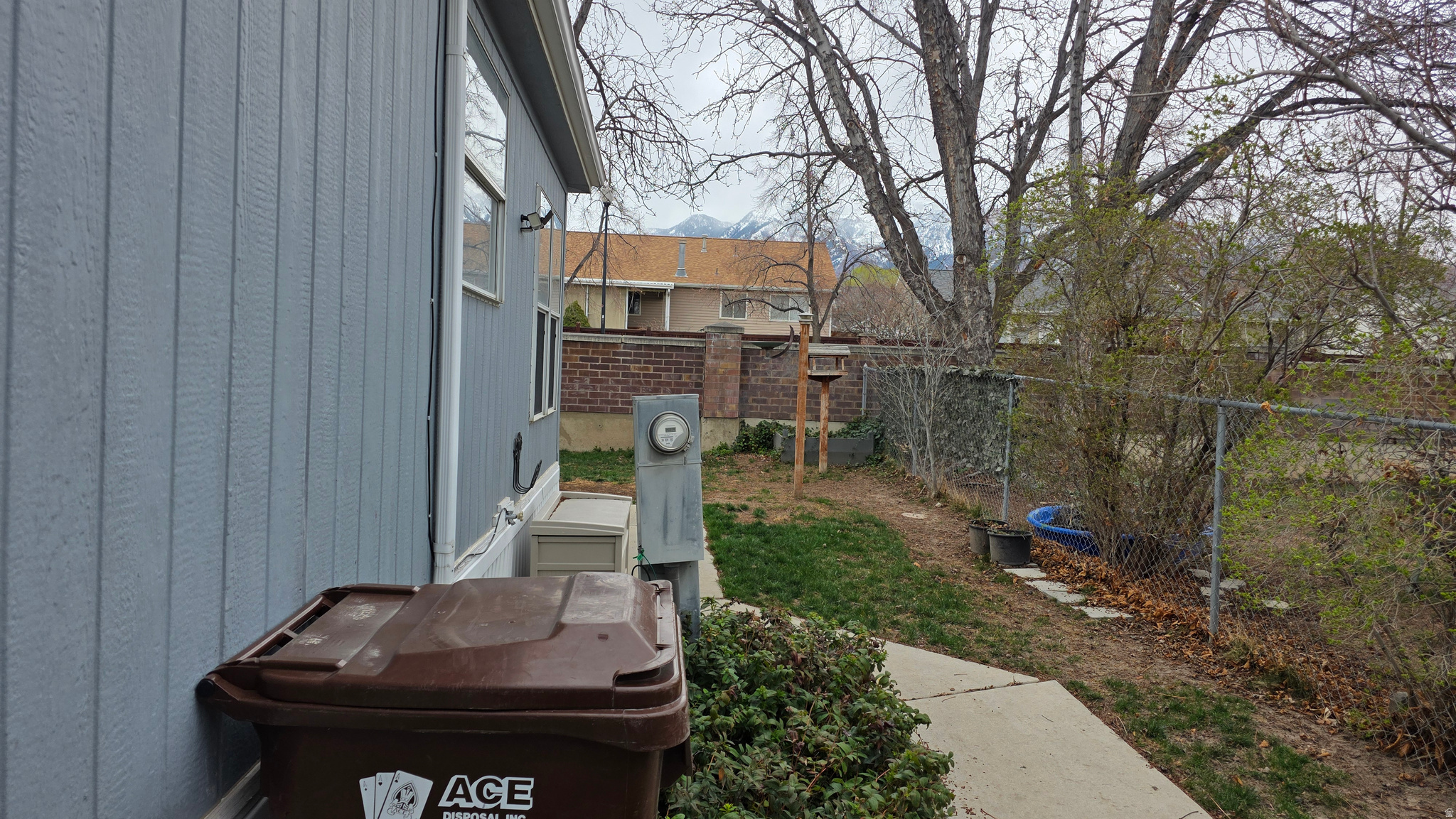 CRESCENTWOOD - Residential