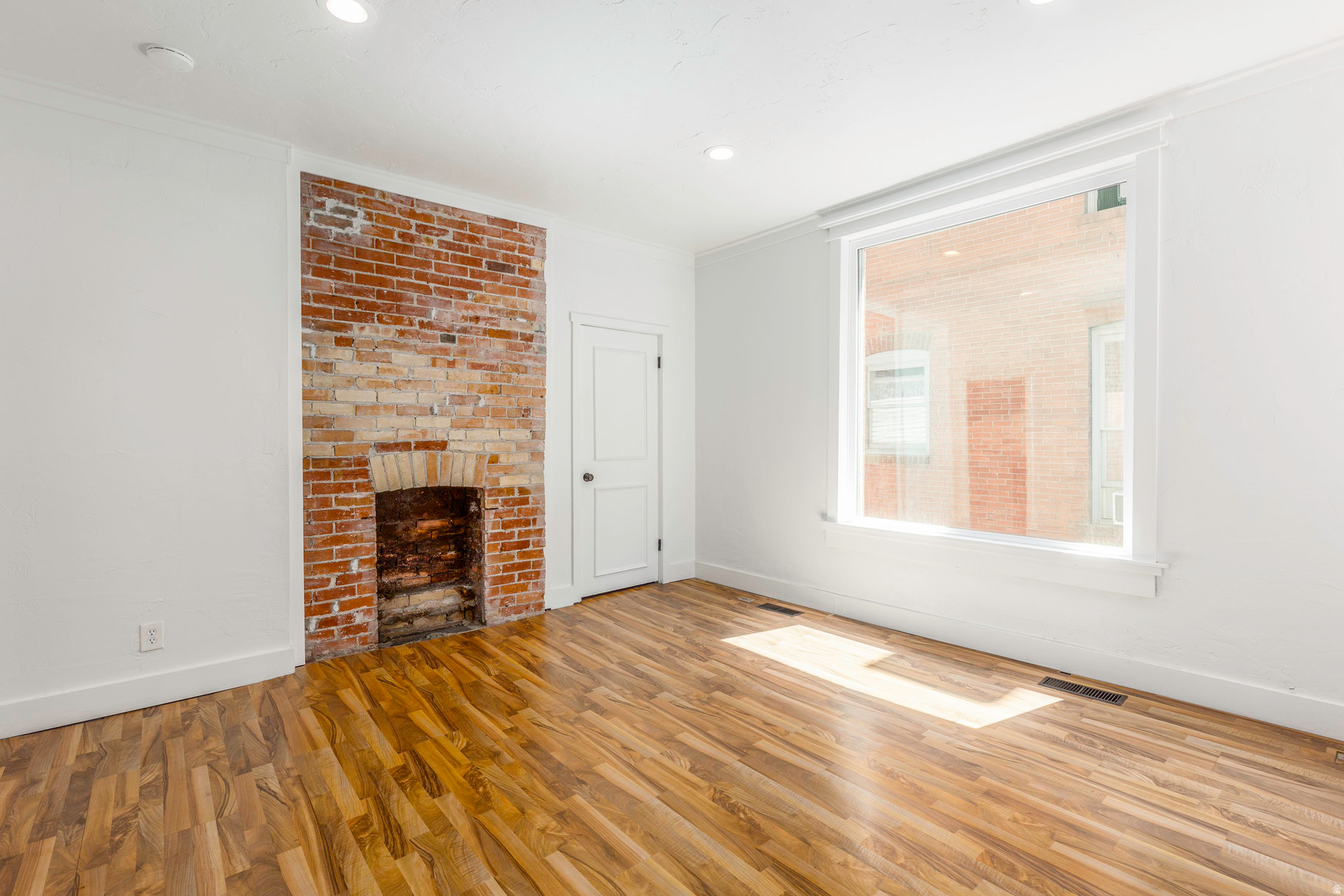 PLAT B SLC SUR - Commercial Sale