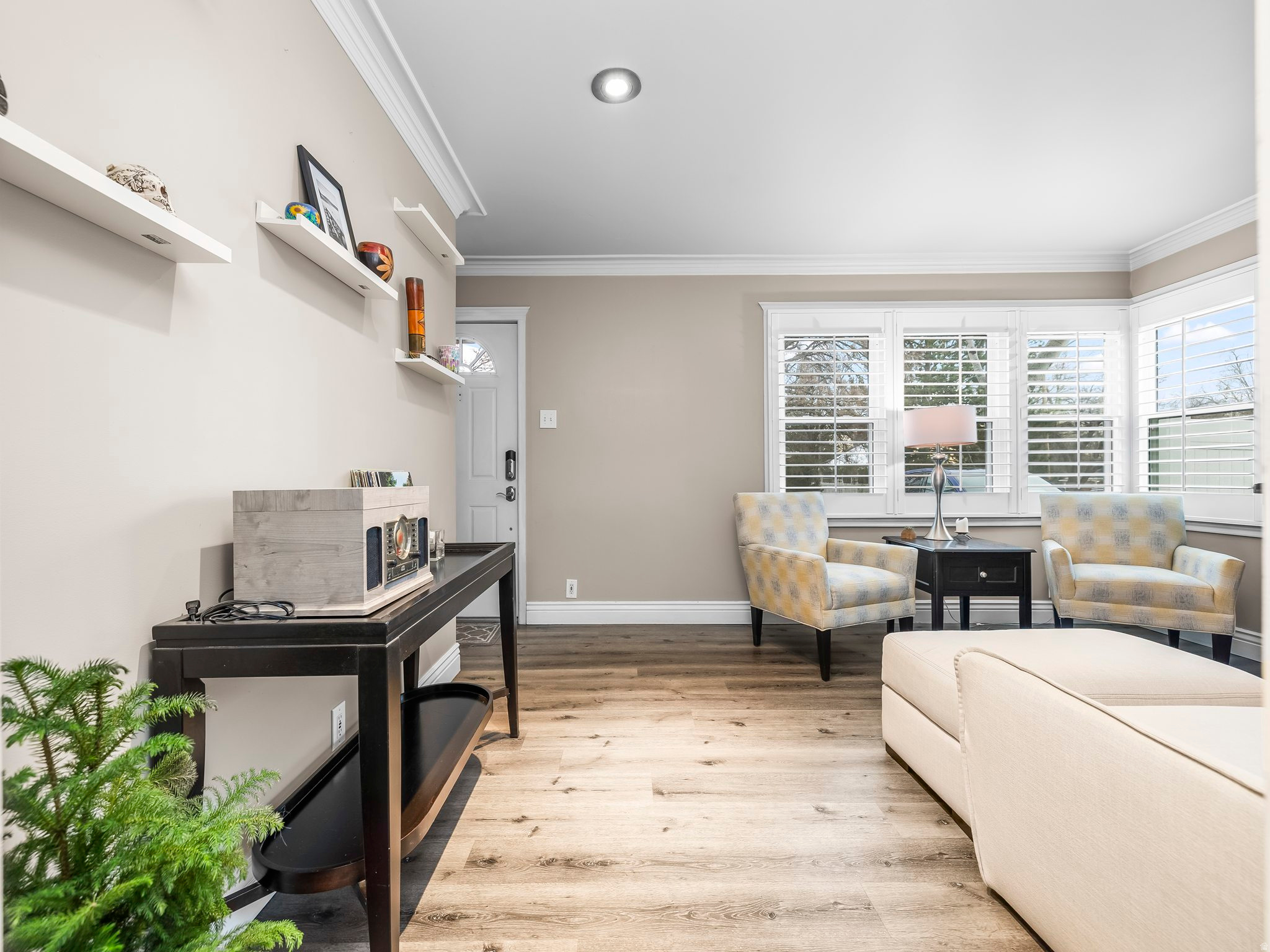 COUNTRY CLUB GARDEN - Residential