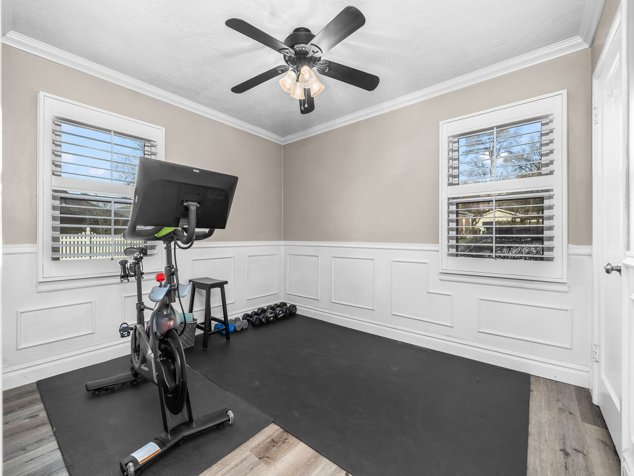 COUNTRY CLUB GARDEN - Residential