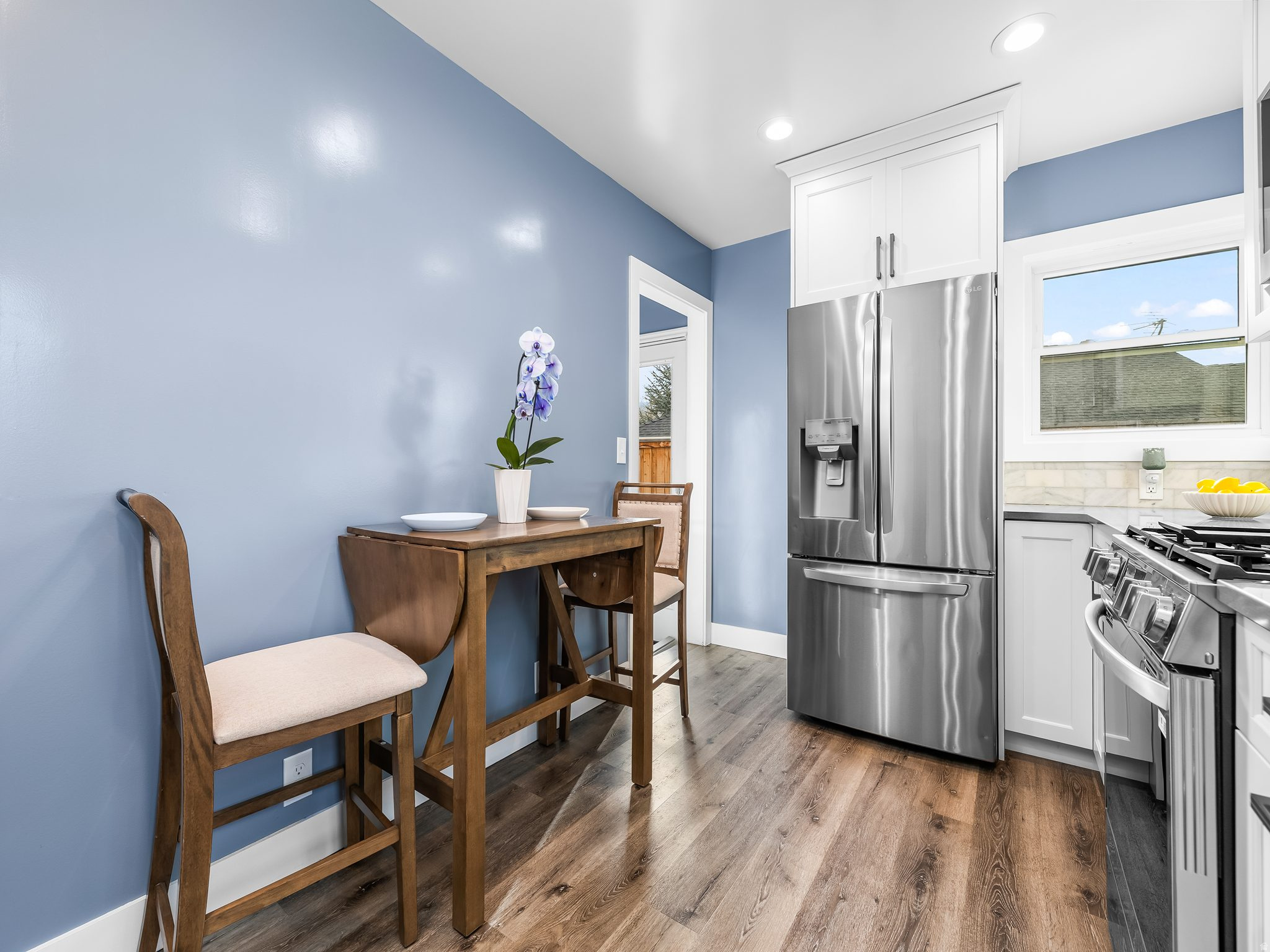 COUNTRY CLUB GARDEN - Residential