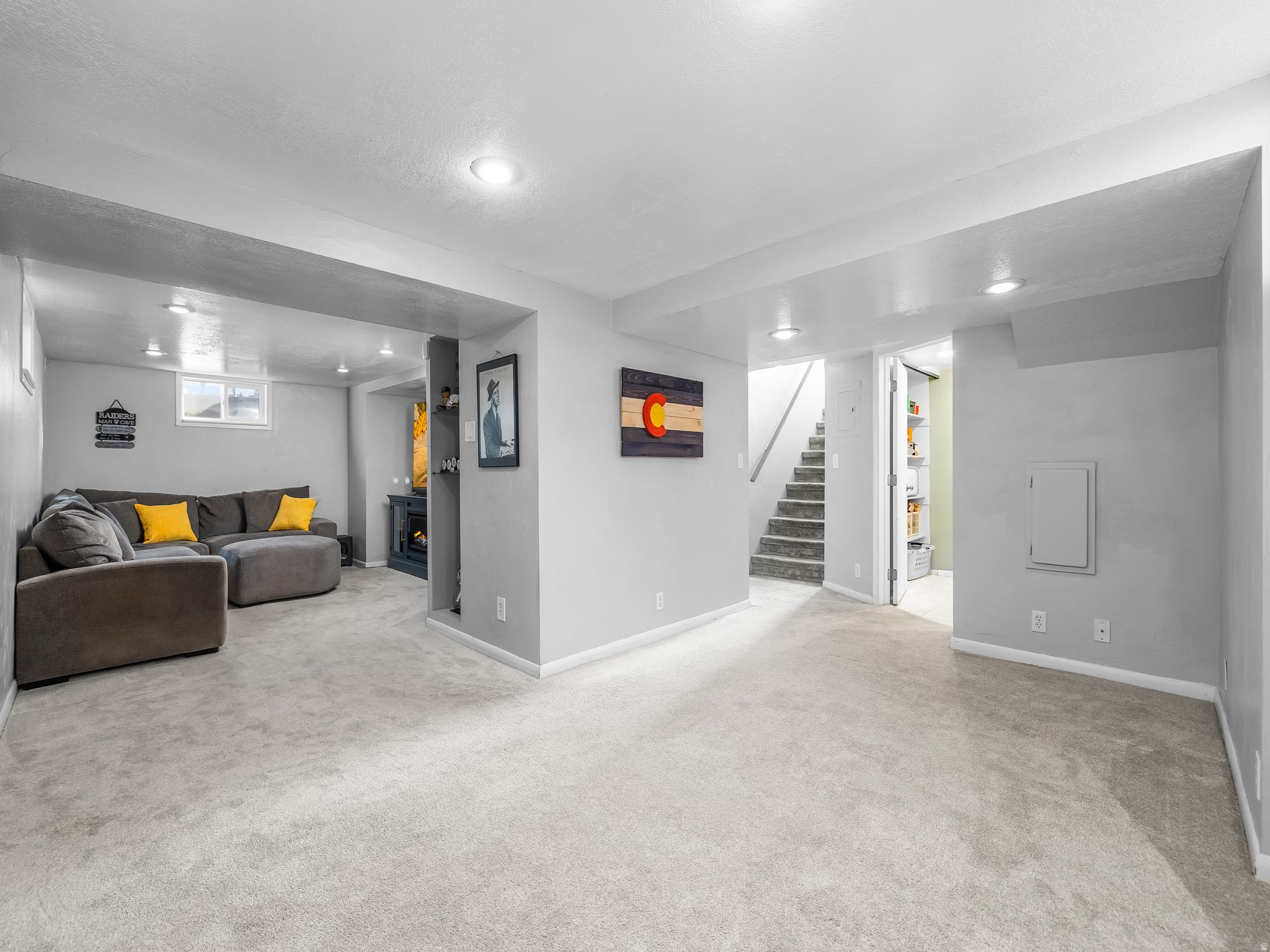 COUNTRY CLUB GARDEN - Residential