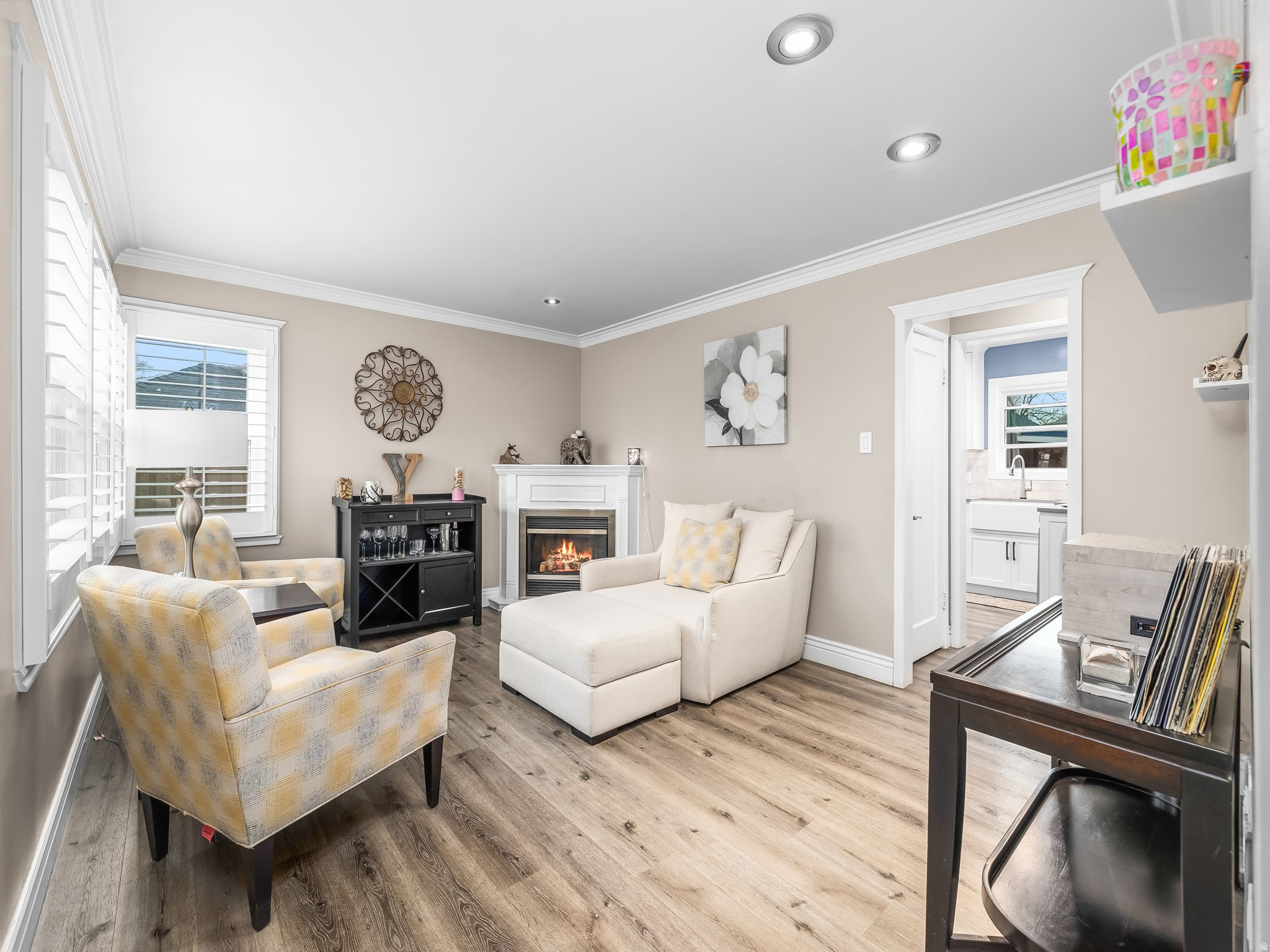 COUNTRY CLUB GARDEN - Residential