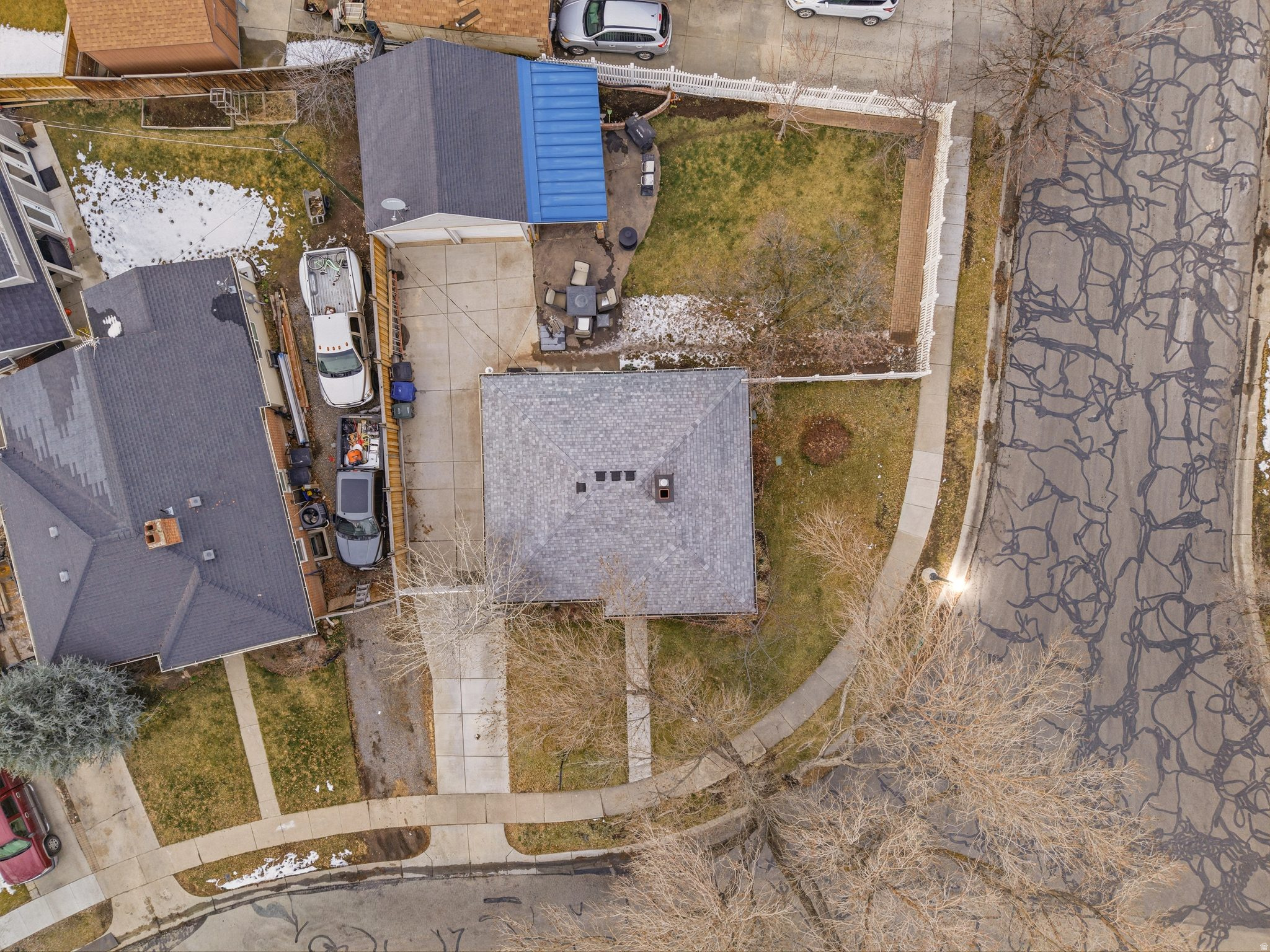 COUNTRY CLUB GARDEN - Residential