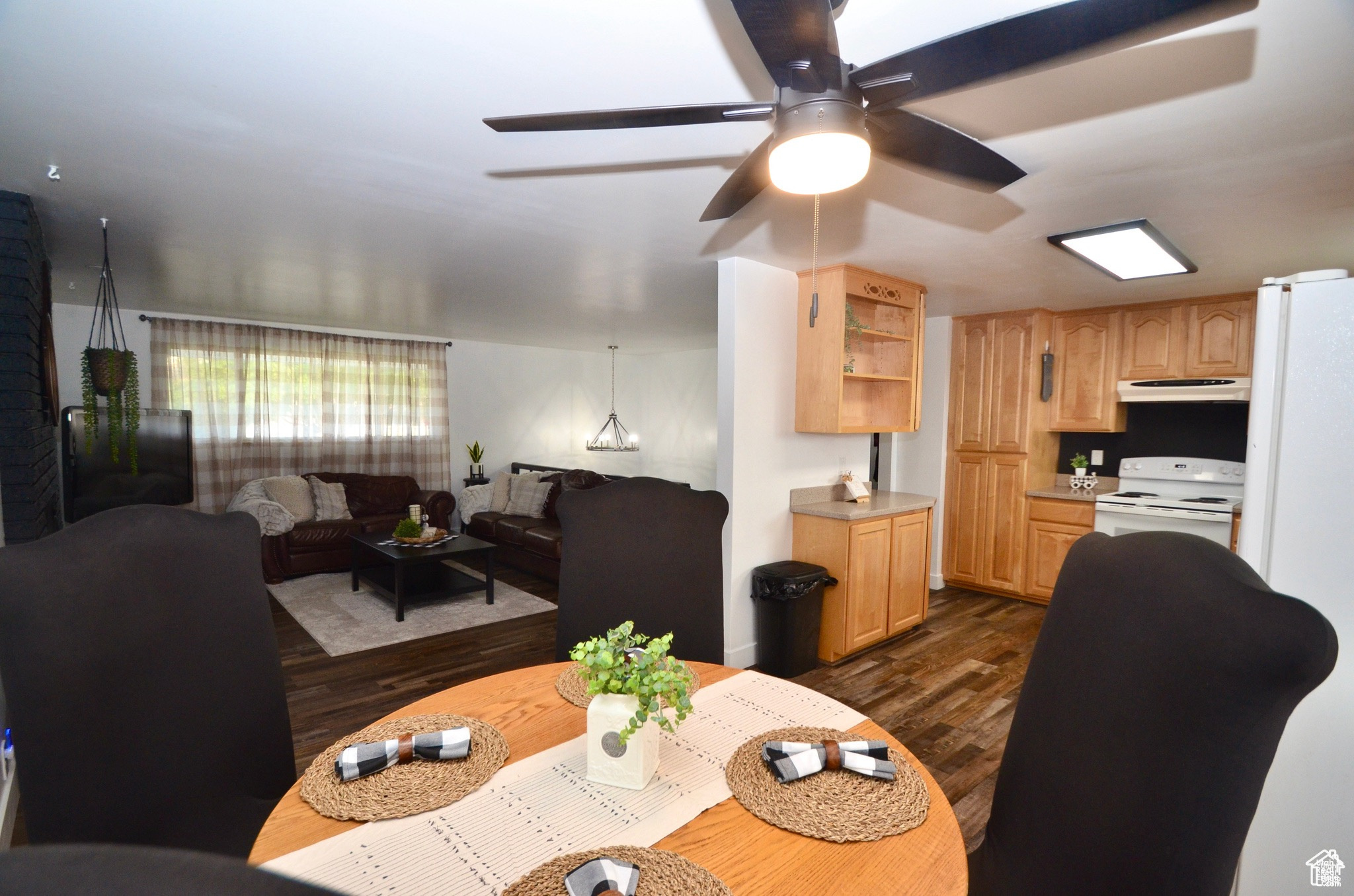 564 S 425, Tooele, Utah image 11