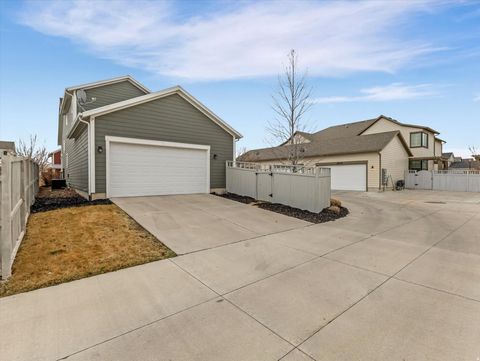 Tiny photo for 10268 S SILVER MINE RD, South Jordan, UT 84009 (MLS # 2141640)