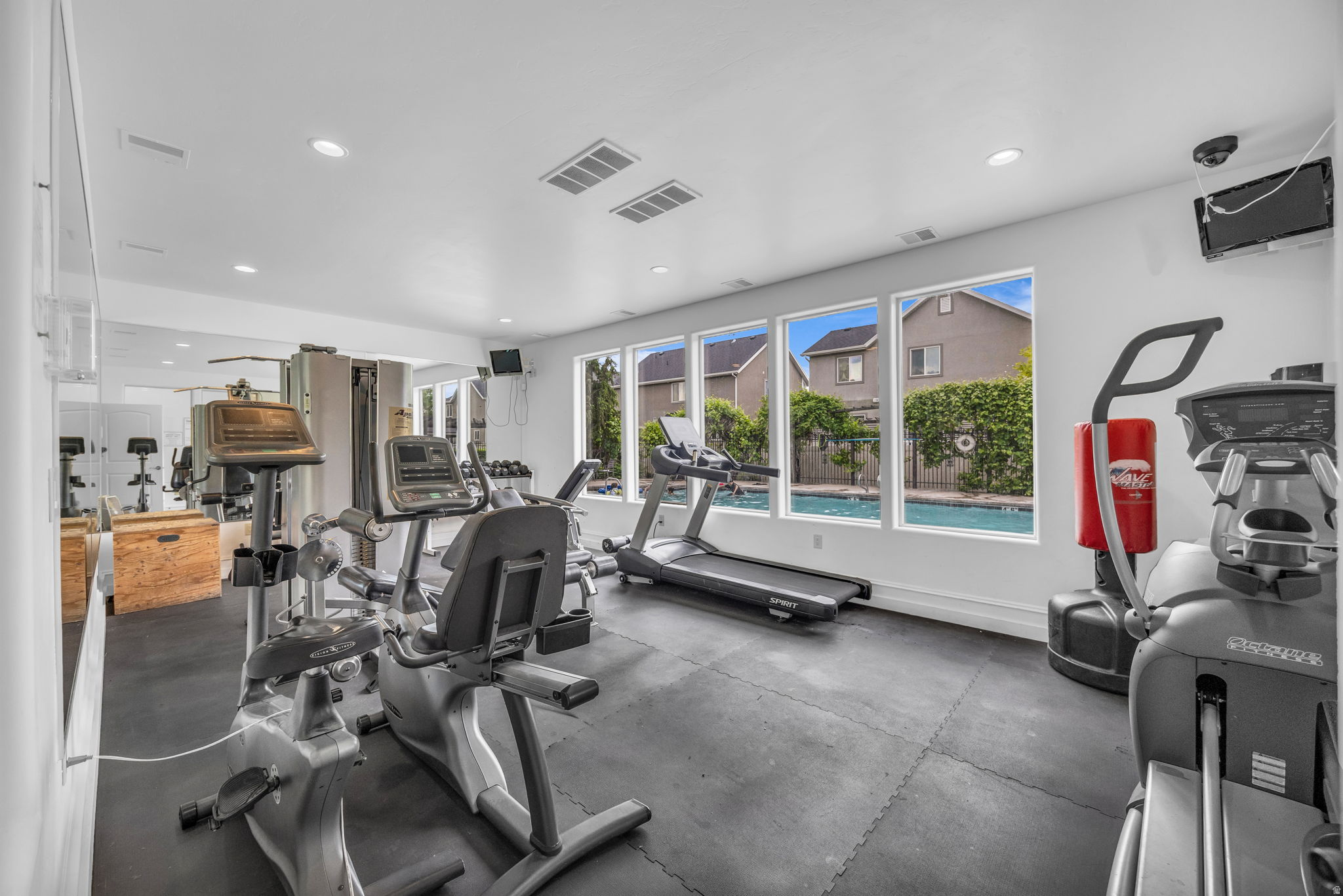 BELLE MONET - Residential