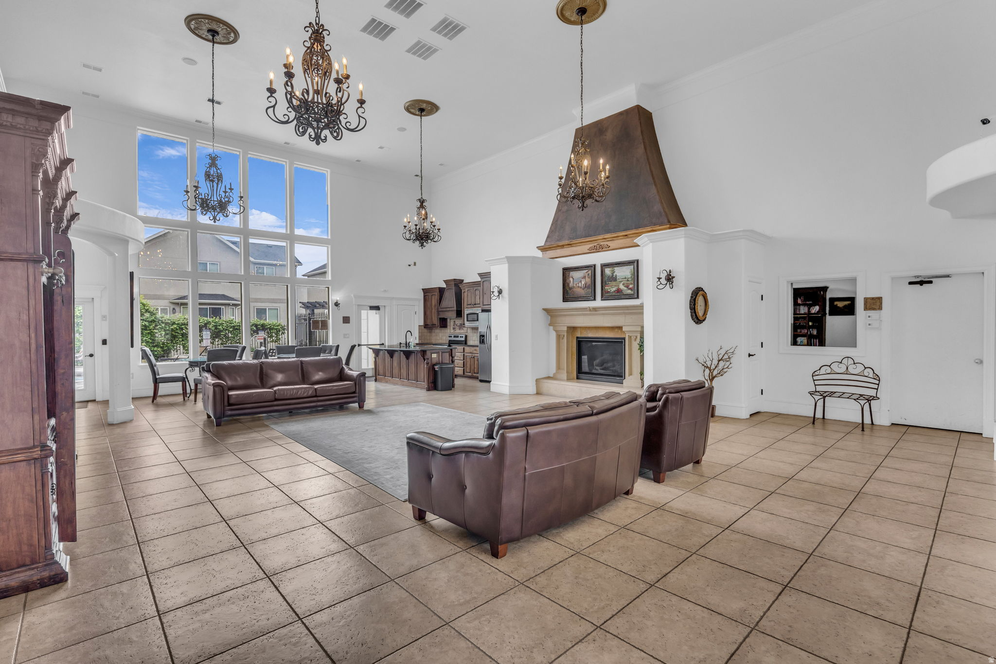 BELLE MONET - Residential