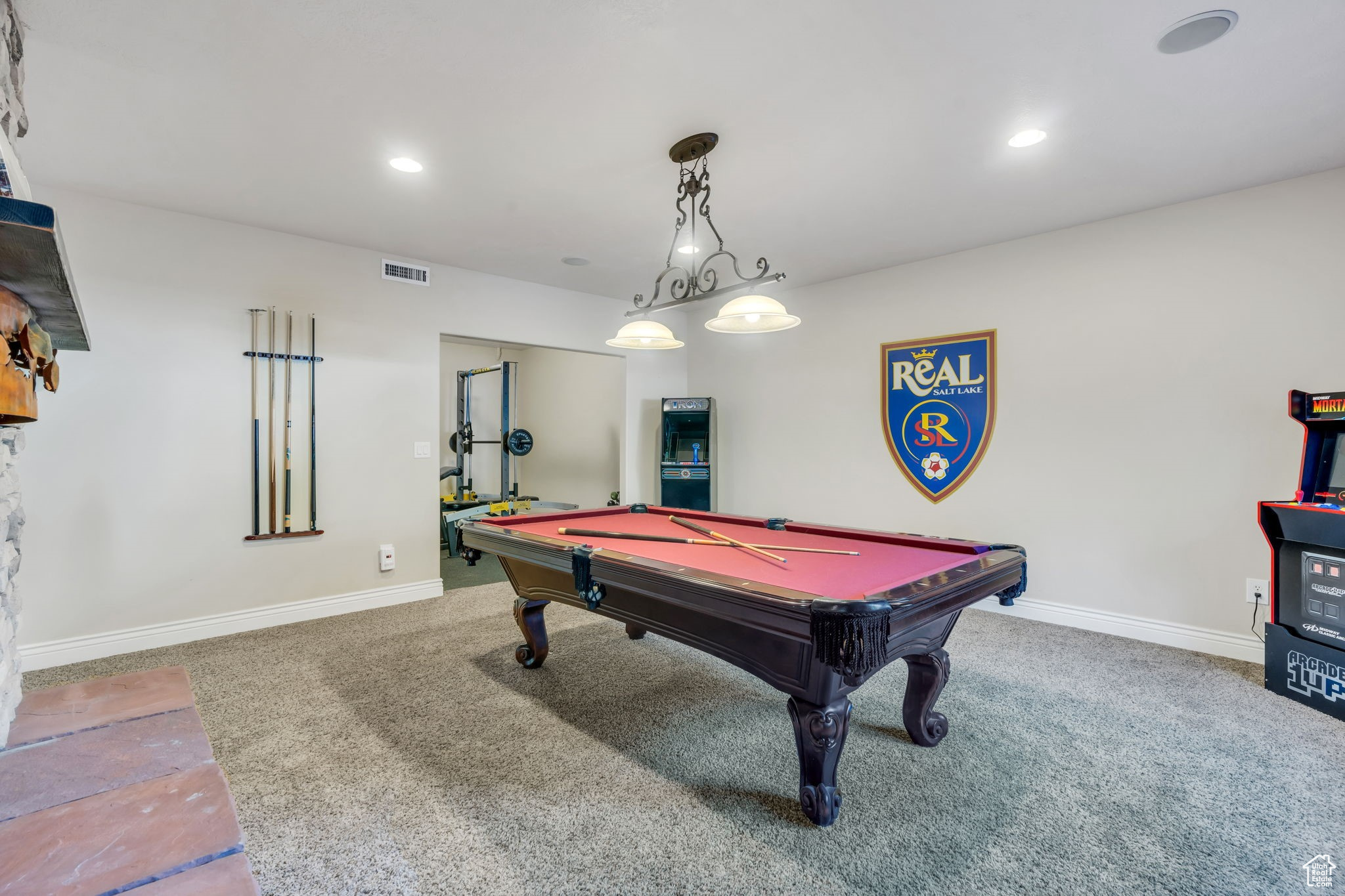 LUCAS DELL - Residential