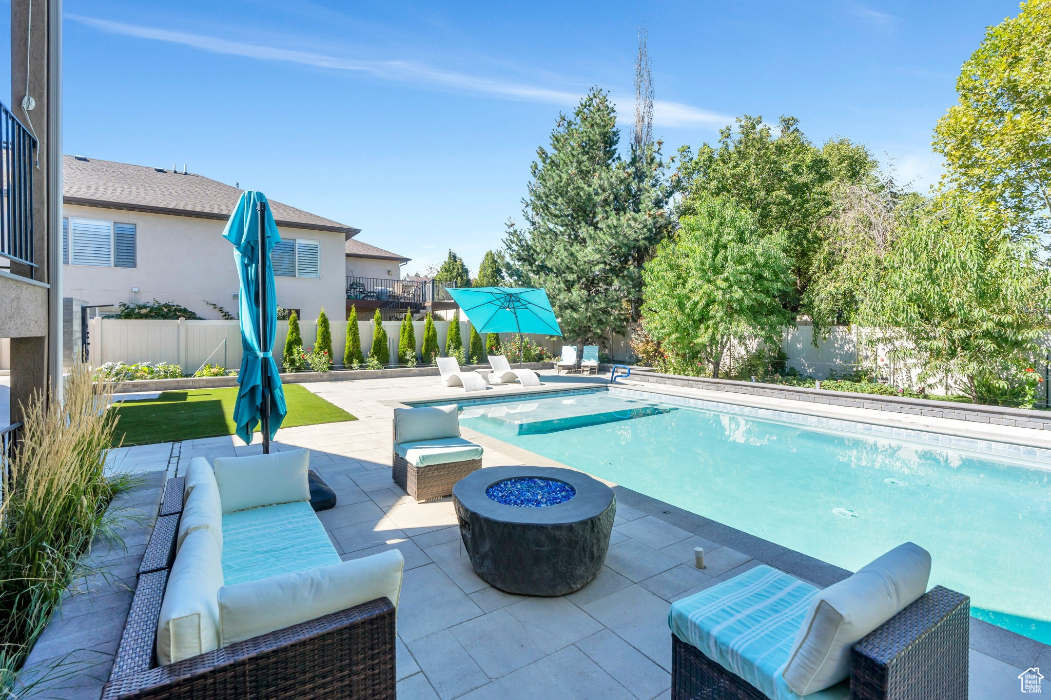 LUCAS DELL - Residential