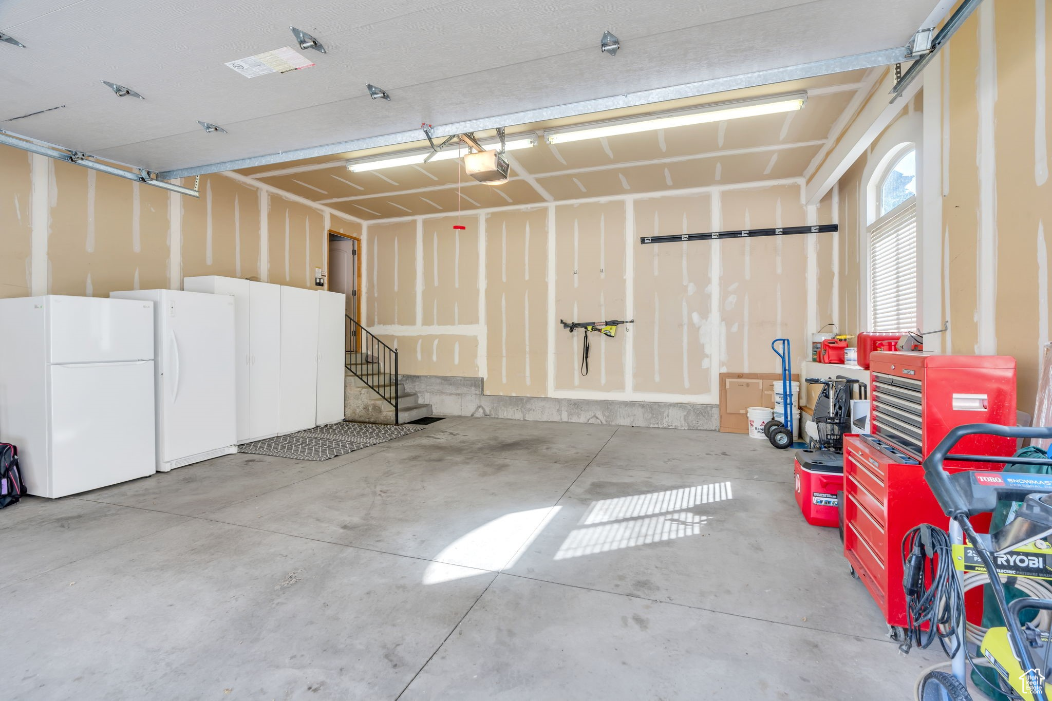 LUCAS DELL - Residential