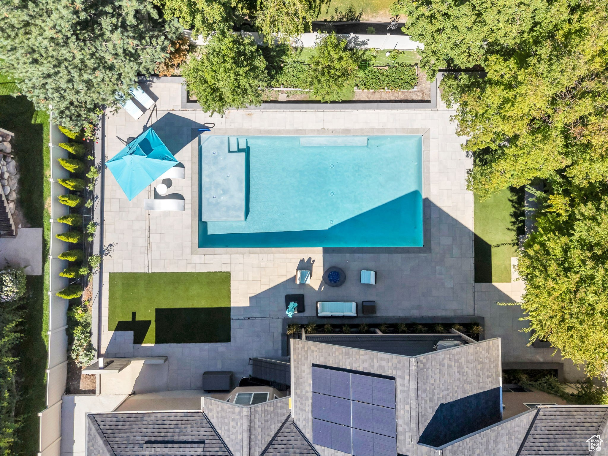 LUCAS DELL - Residential