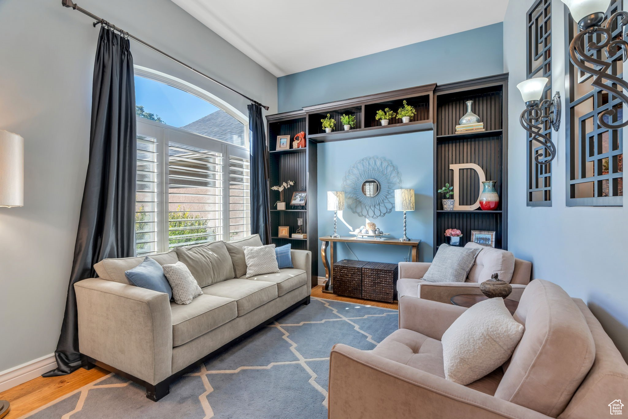 LUCAS DELL - Residential