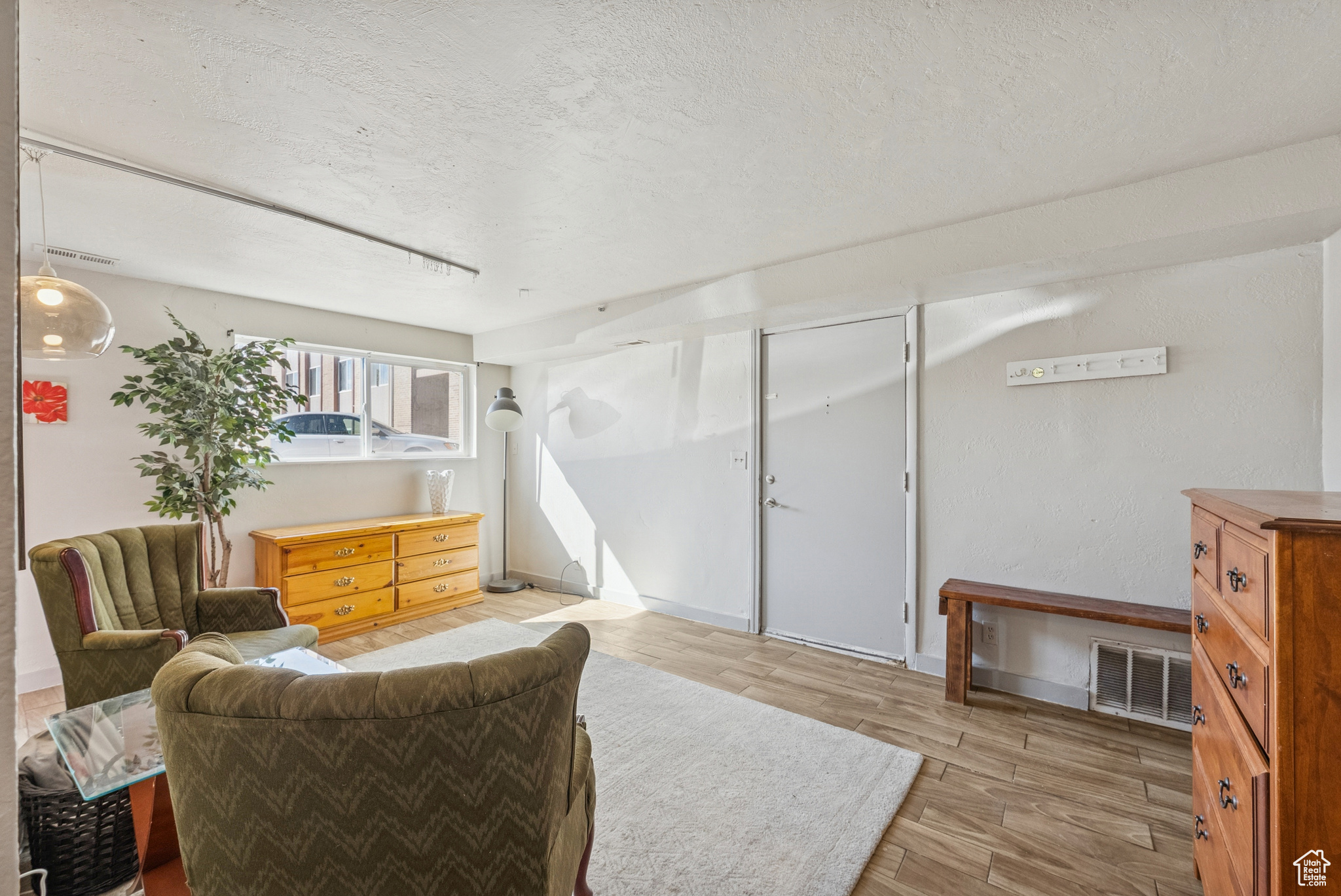 IRVING CIRCLE CONDM - Residential