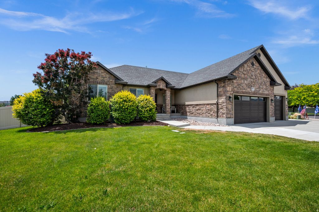 Photo of 4077 W RONS CT S, Riverton, UT 84096 (MLS # 2166594)