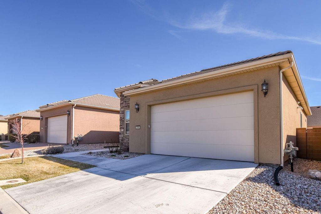 Photo of 2365 W CRESCENT DR, Cedar City, UT 84720 (MLS # 2144119)