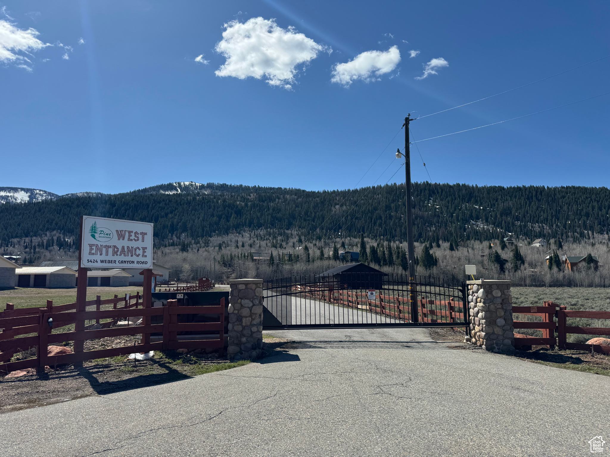 PINE MOUNTAIN - Land