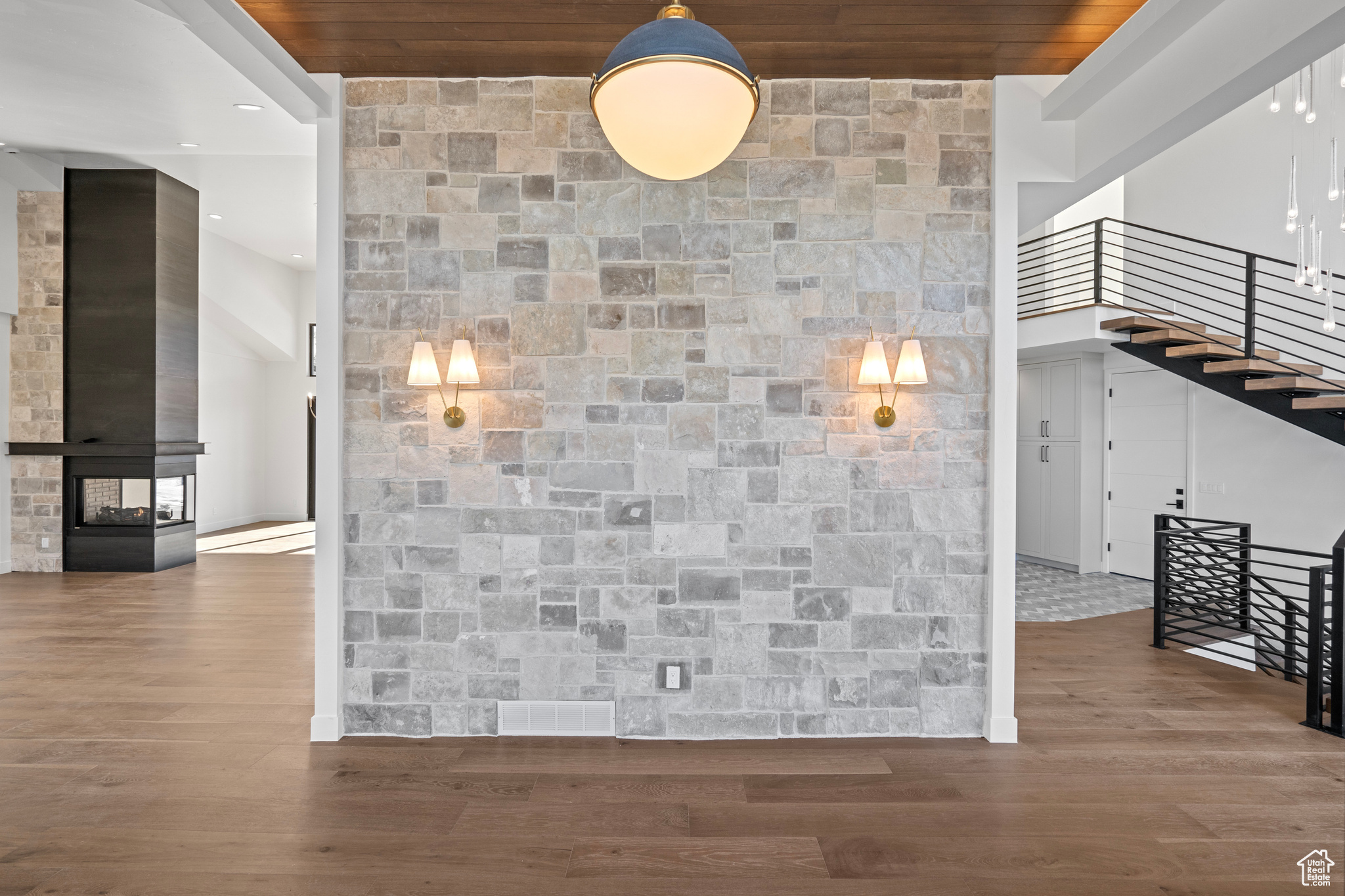 CROSSINGS AT LAKE CREEK - Residential