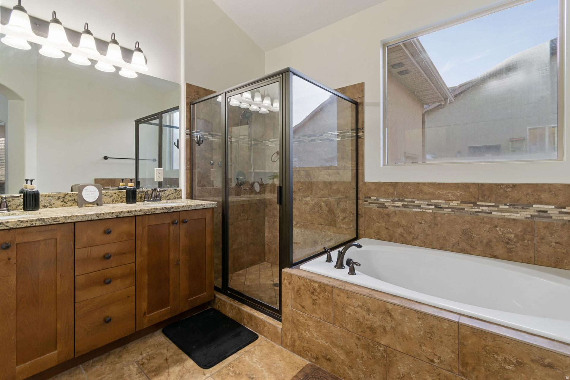 WESTERN SPRINGS - Residential