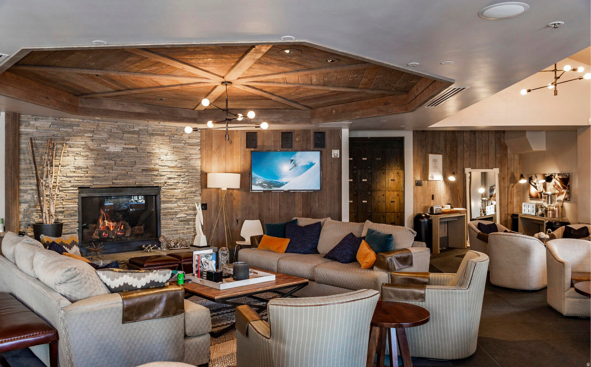 THE HOMESTEADS - Land