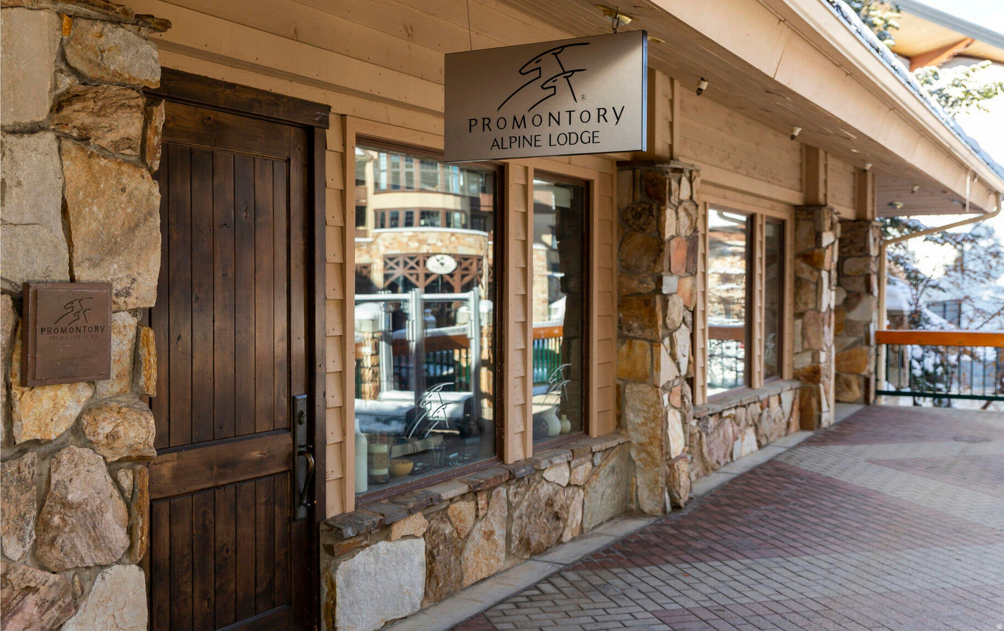 THE HOMESTEADS - Land