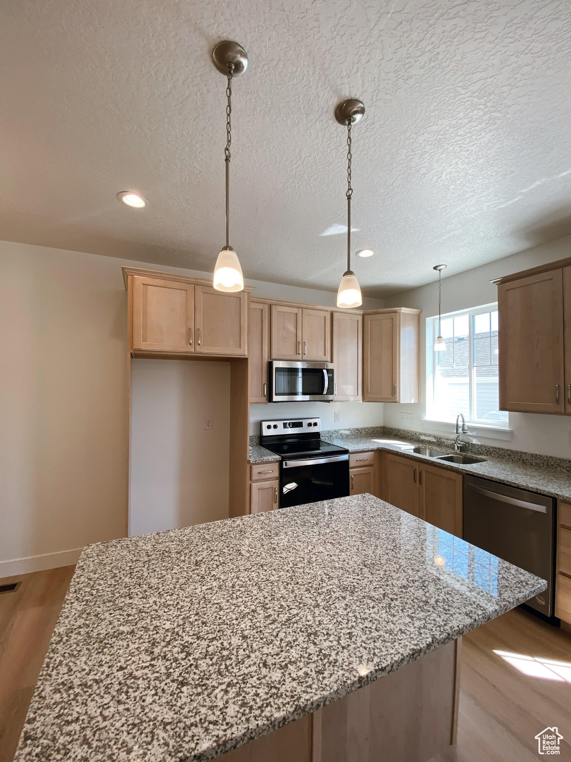 1689 N Center Point Ln, Salem, Utah image 3