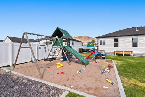 Tiny photo for 572 S 690 E, Hyrum, UT 84319 (MLS # 2174643)
