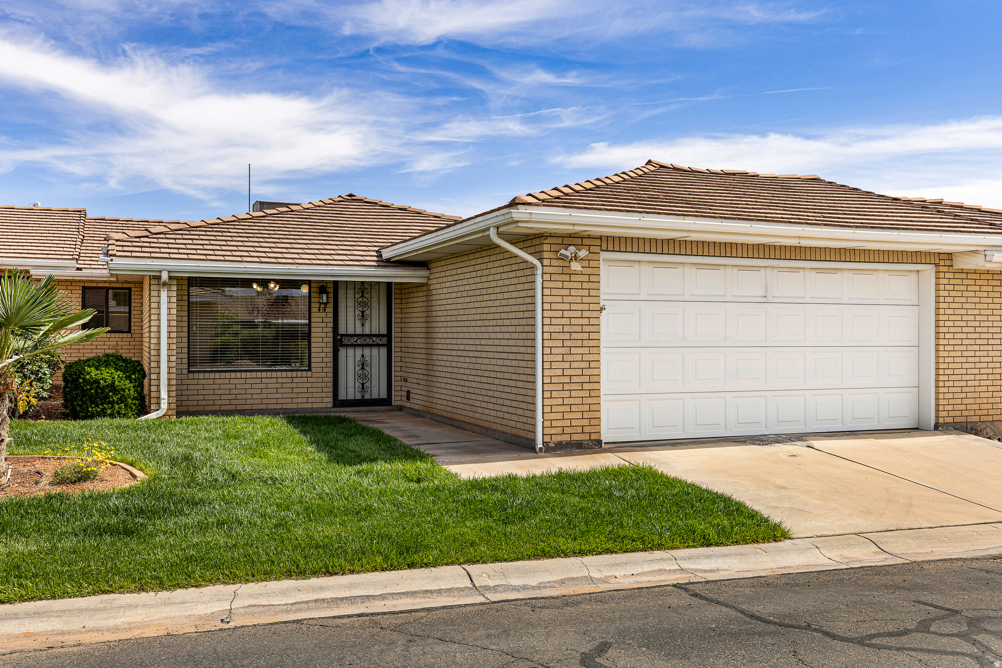 PALM MEADOWS TH - Residential