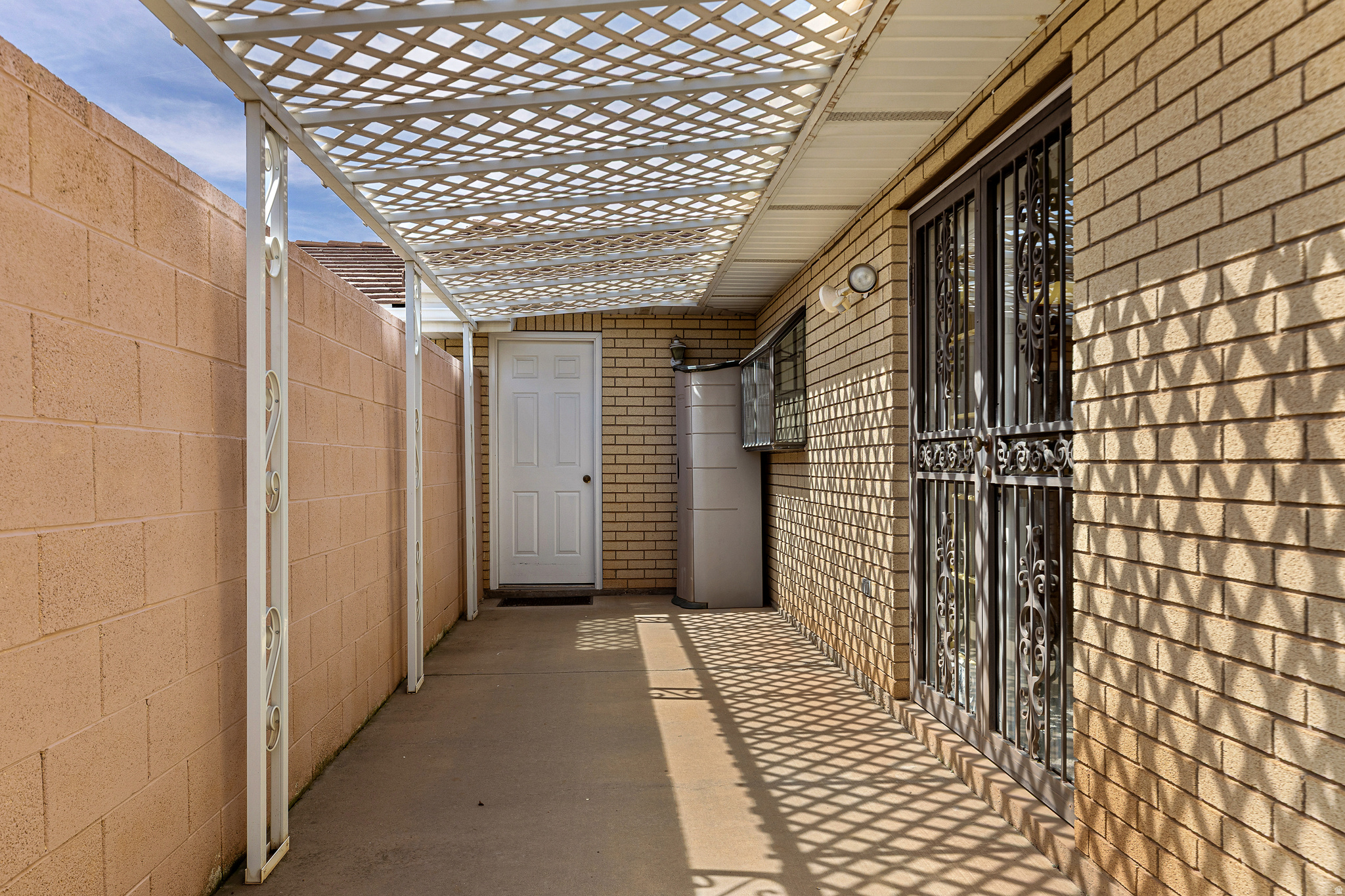 PALM MEADOWS TH - Residential