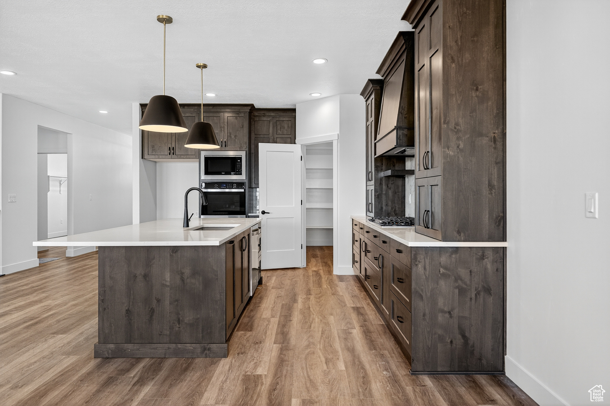 WEST RIDGE ESTATES - Residential