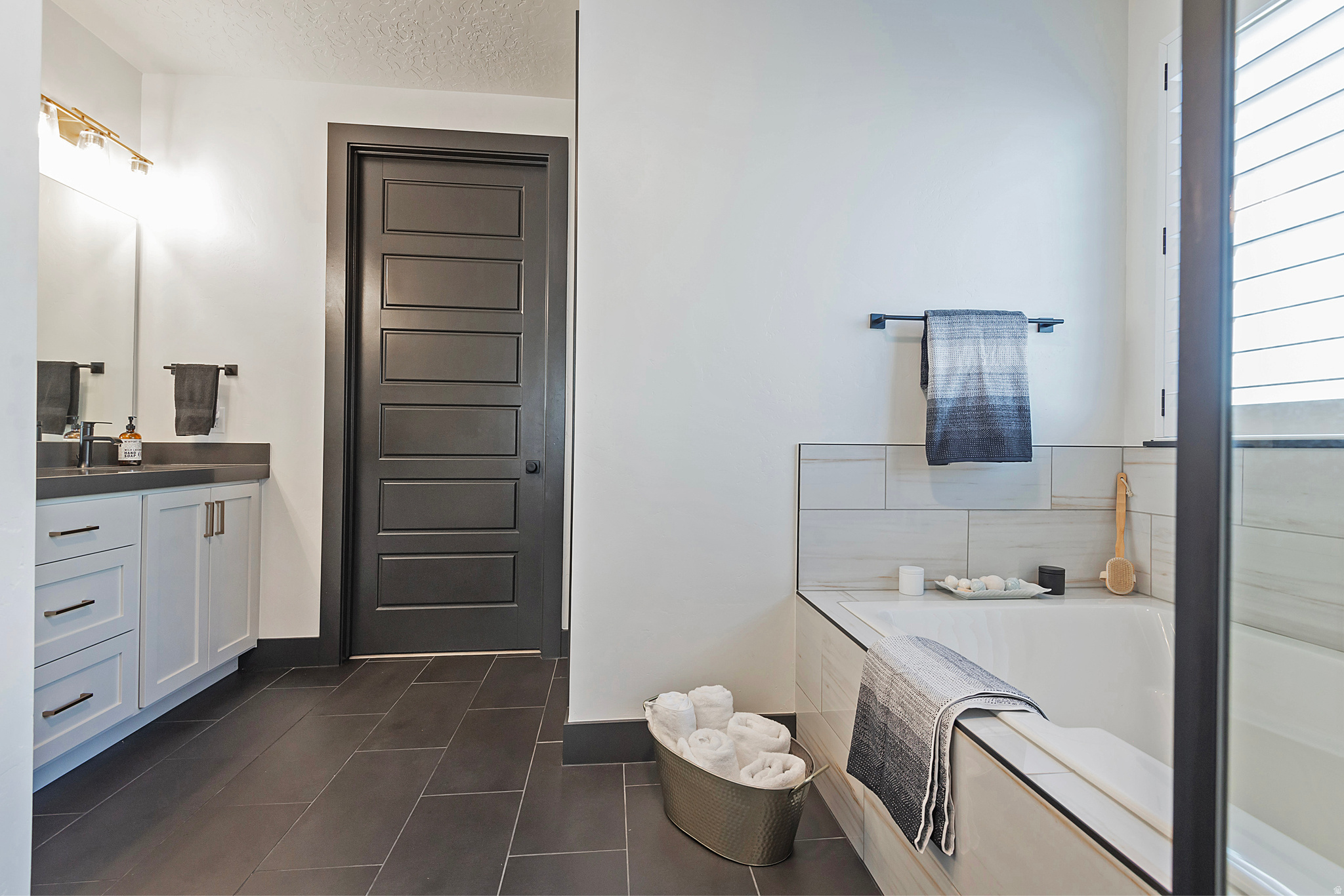 FOX HOLLOW - Residential