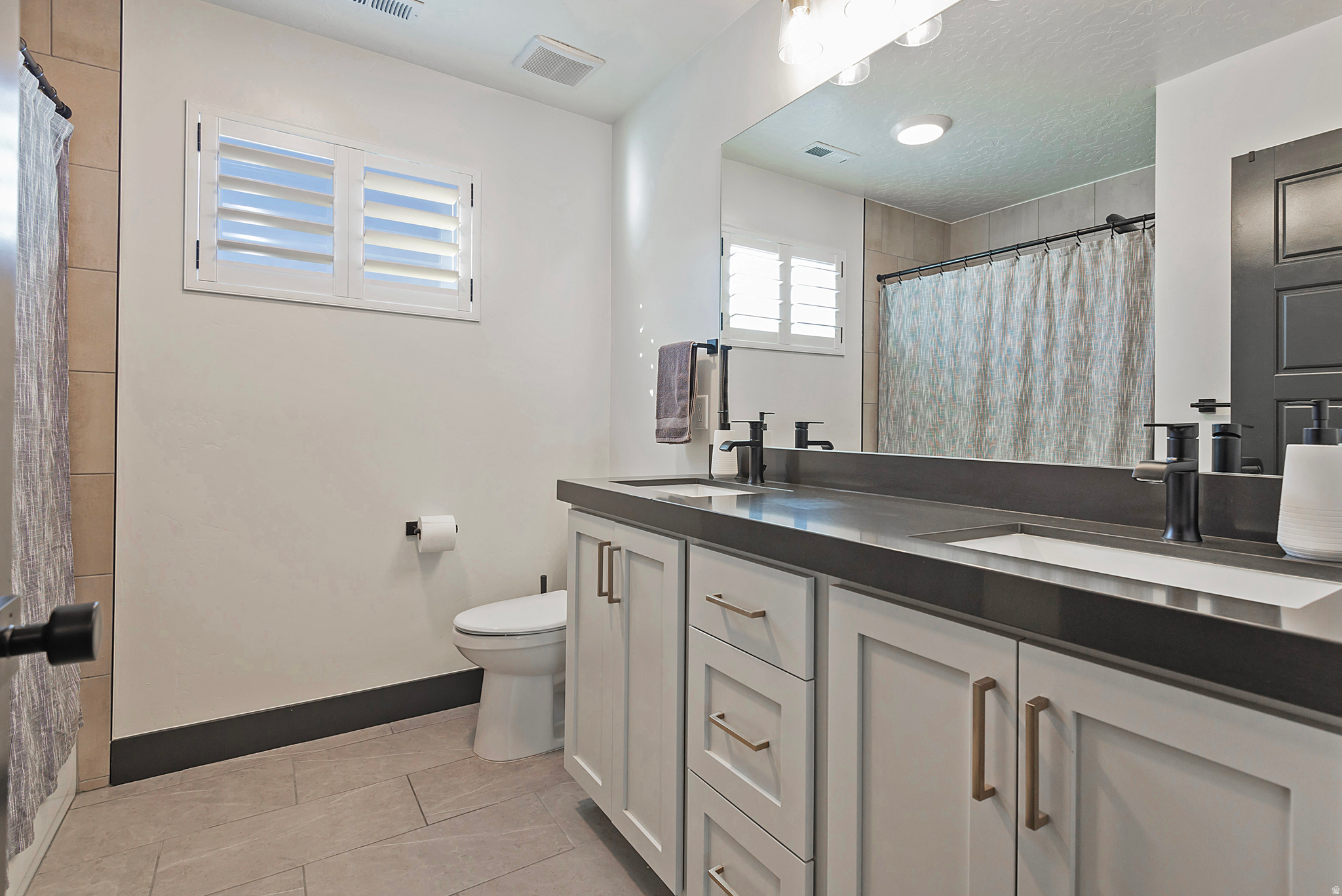 FOX HOLLOW - Residential