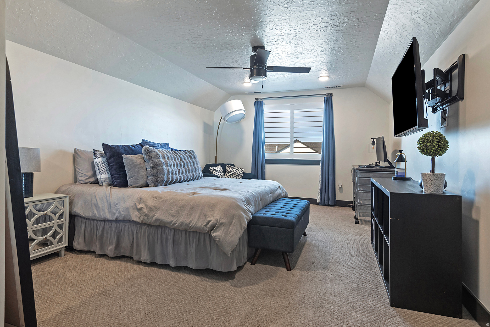 FOX HOLLOW - Residential