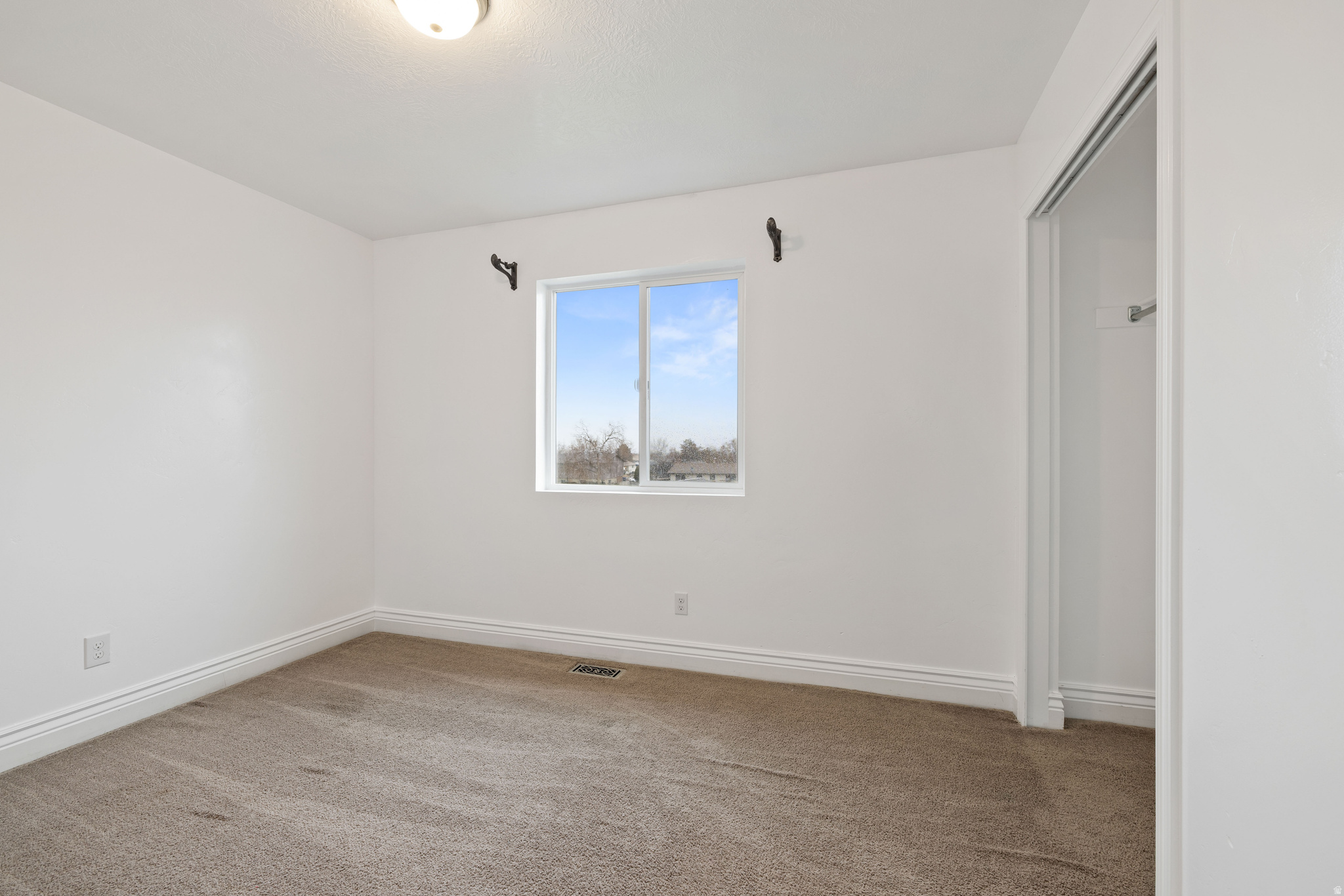 HINCKLEY PARK - Residential