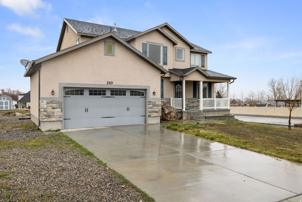 Photo of 310 W PEAR ST, Grantsville, UT 84029 (MLS # 2140991)