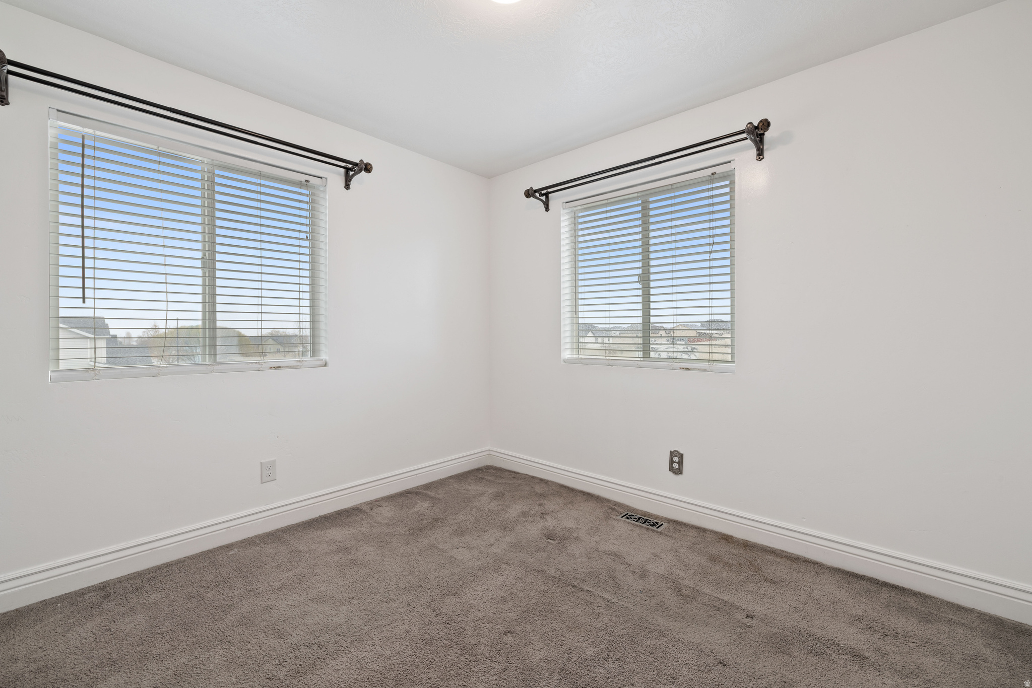 HINCKLEY PARK - Residential