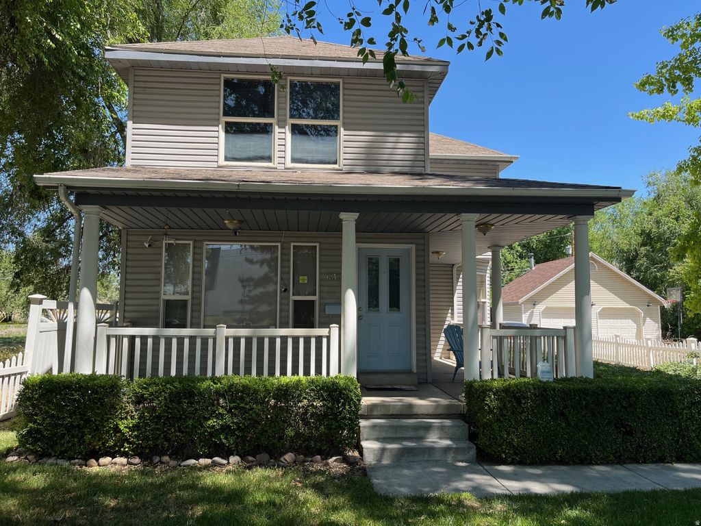 Photo of 632 W 200 N, Salt Lake City, UT 84116 (MLS # 2171086)