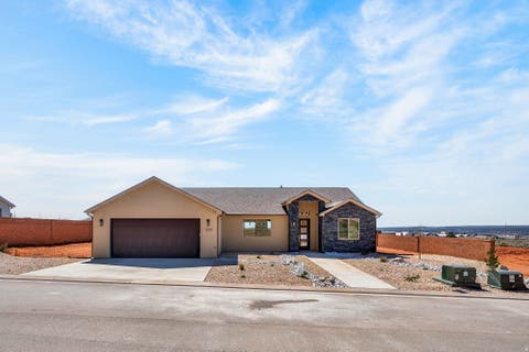Homes For Sale - 1223 W Kokopelli St<br/> Washington County, Hildale, UT 84784