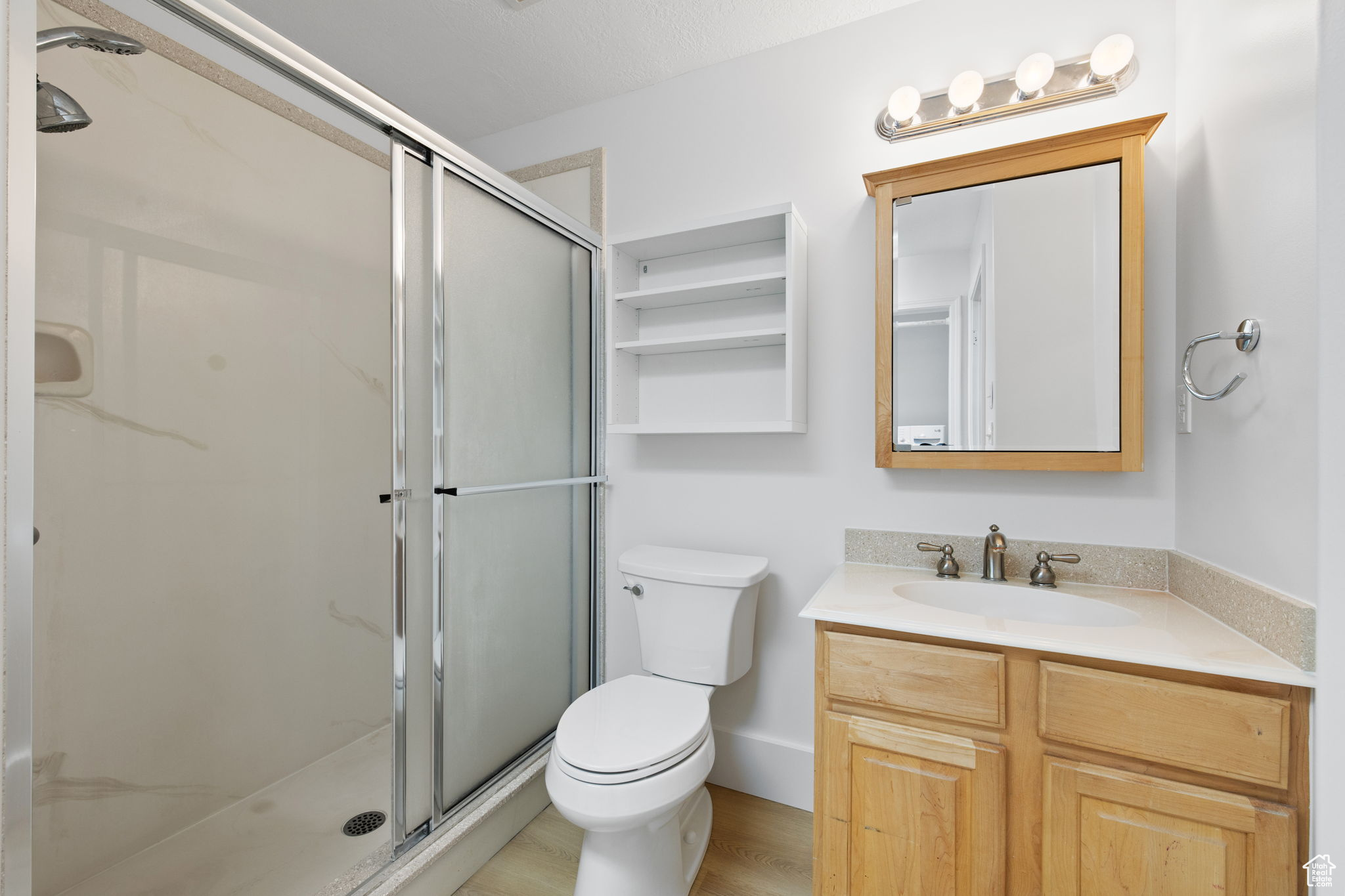 COUNTRY CLASSIC ESTATES - Residential