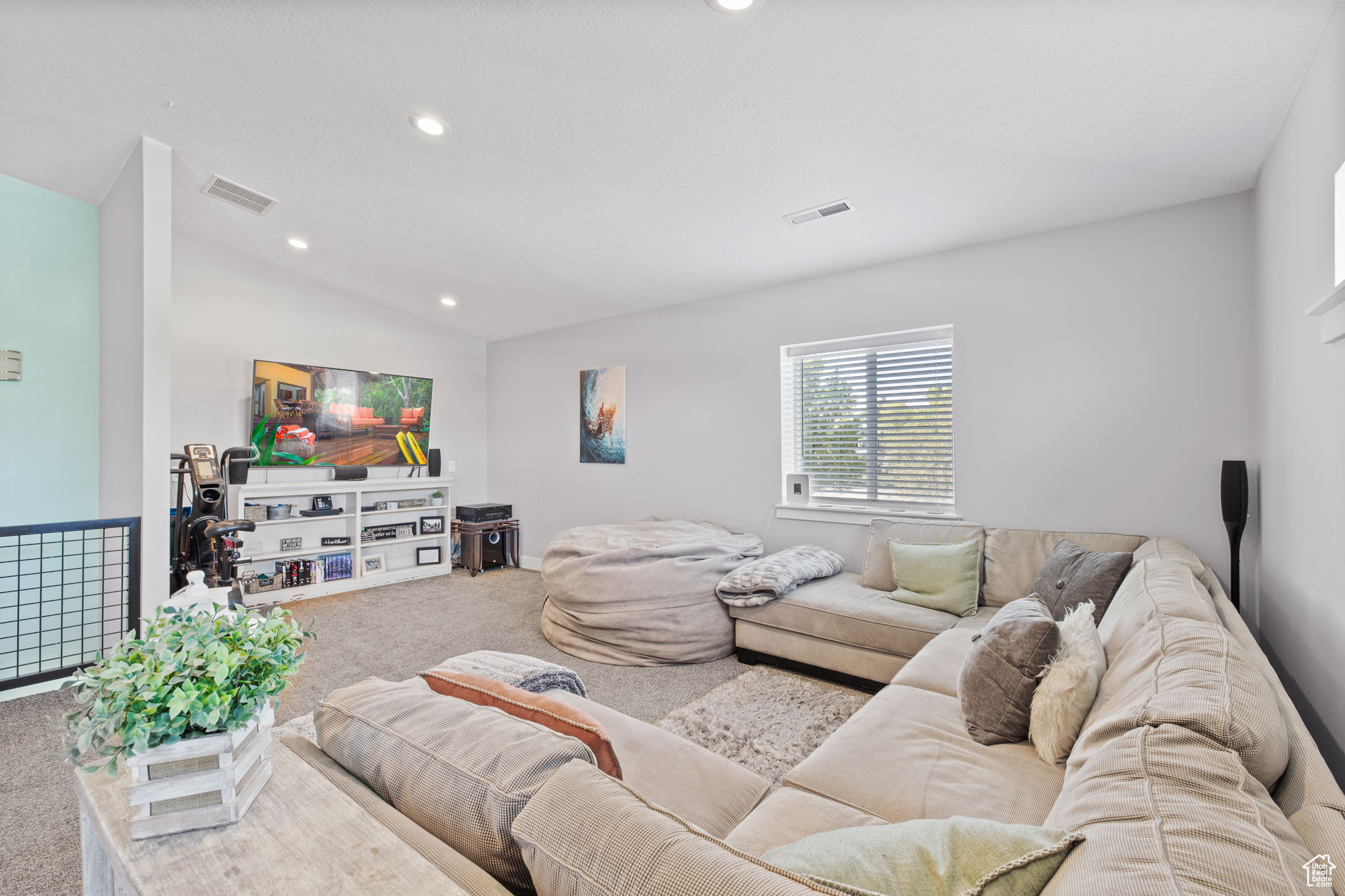 COUNTRY CLASSIC ESTATES - Residential