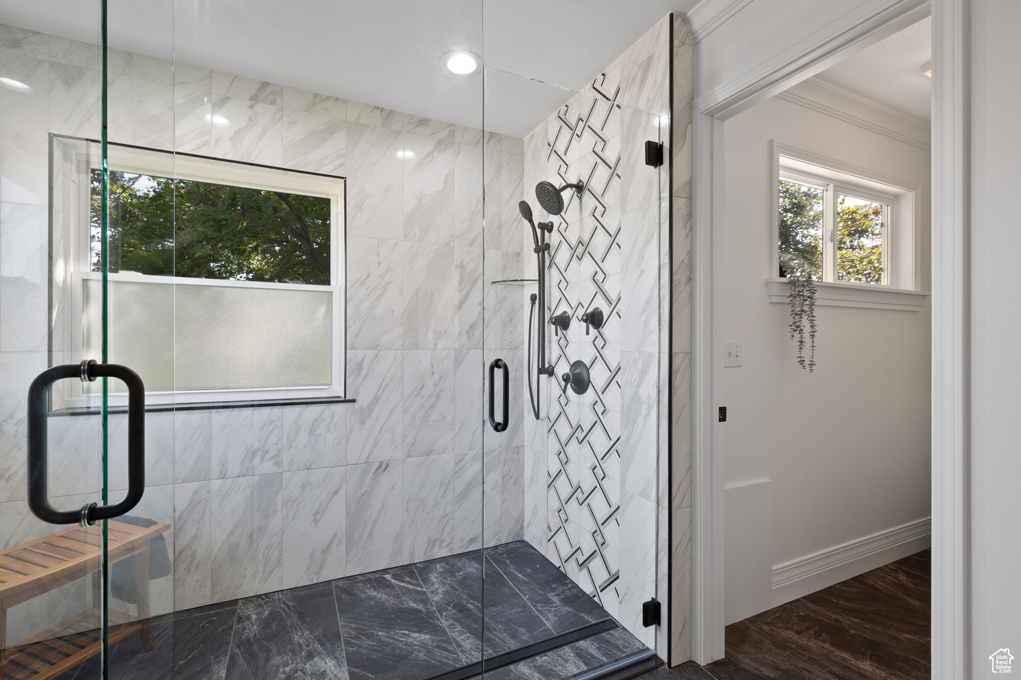 COUNTRY CLASSIC ESTATES - Residential