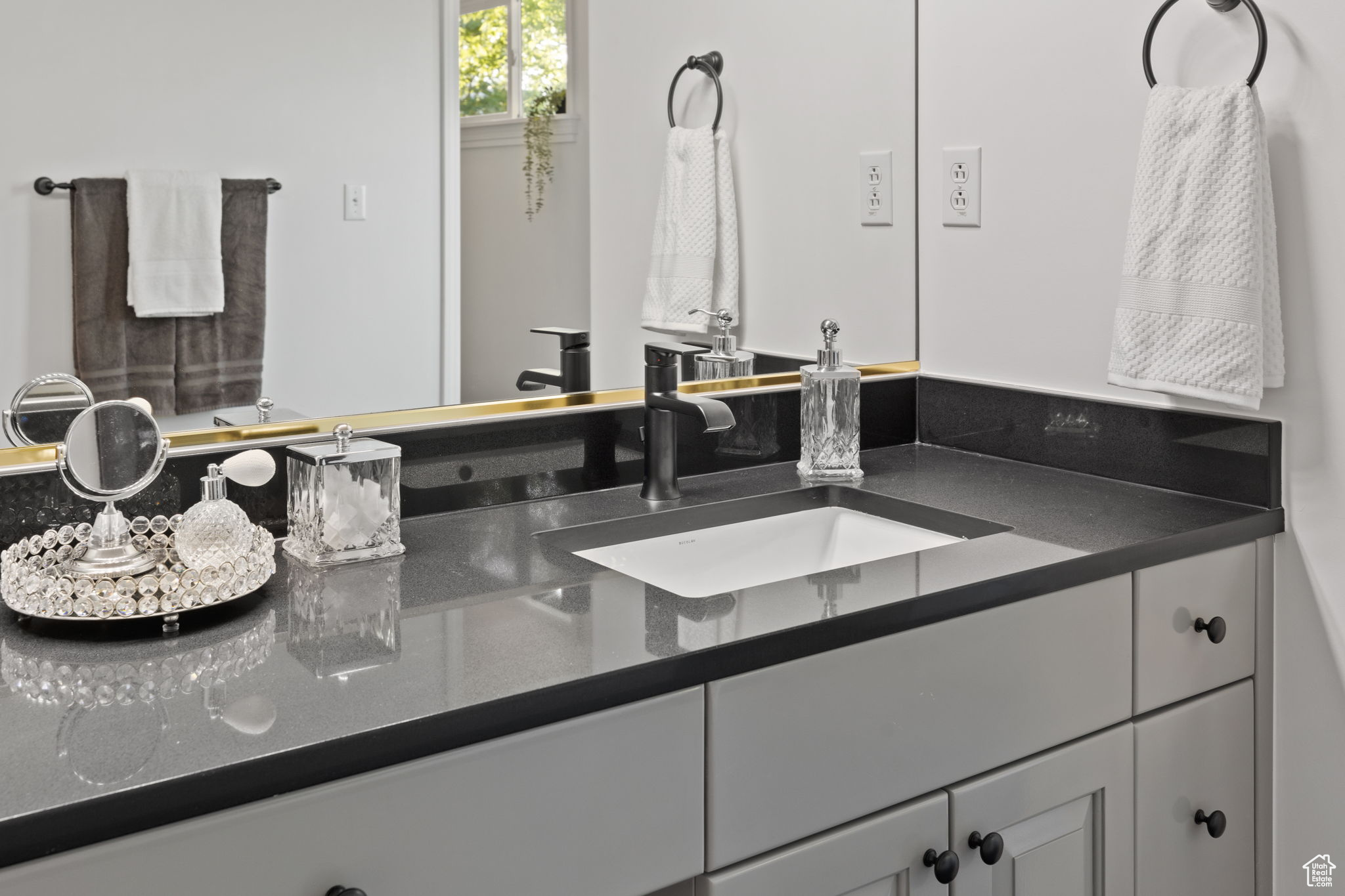 COUNTRY CLASSIC ESTATES - Residential