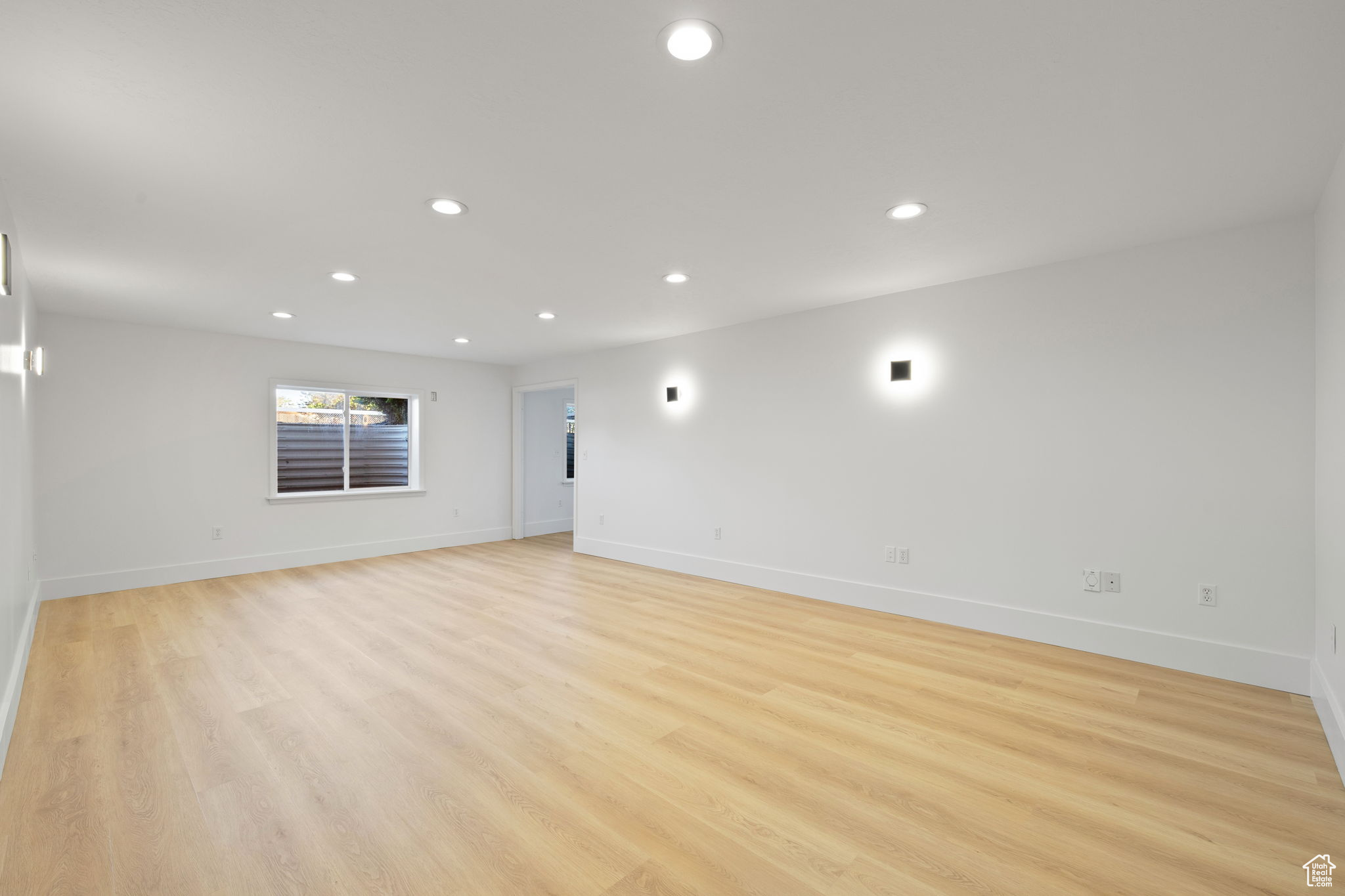 COUNTRY CLASSIC ESTATES - Residential