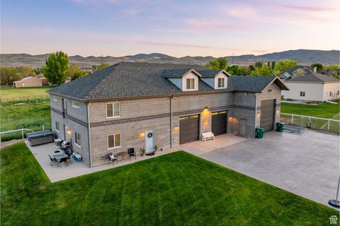 Tiny photo for 2859 W COUNTRY CLASSIC DR, Bluffdale, UT 84065 (MLS # 2084799)